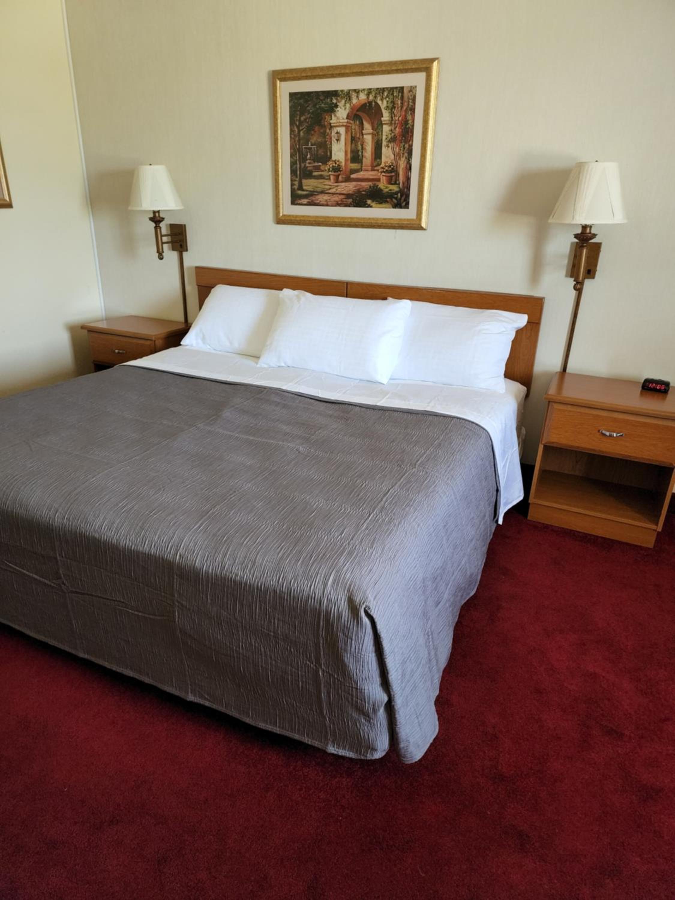 Deluxe King Room - Photo 1