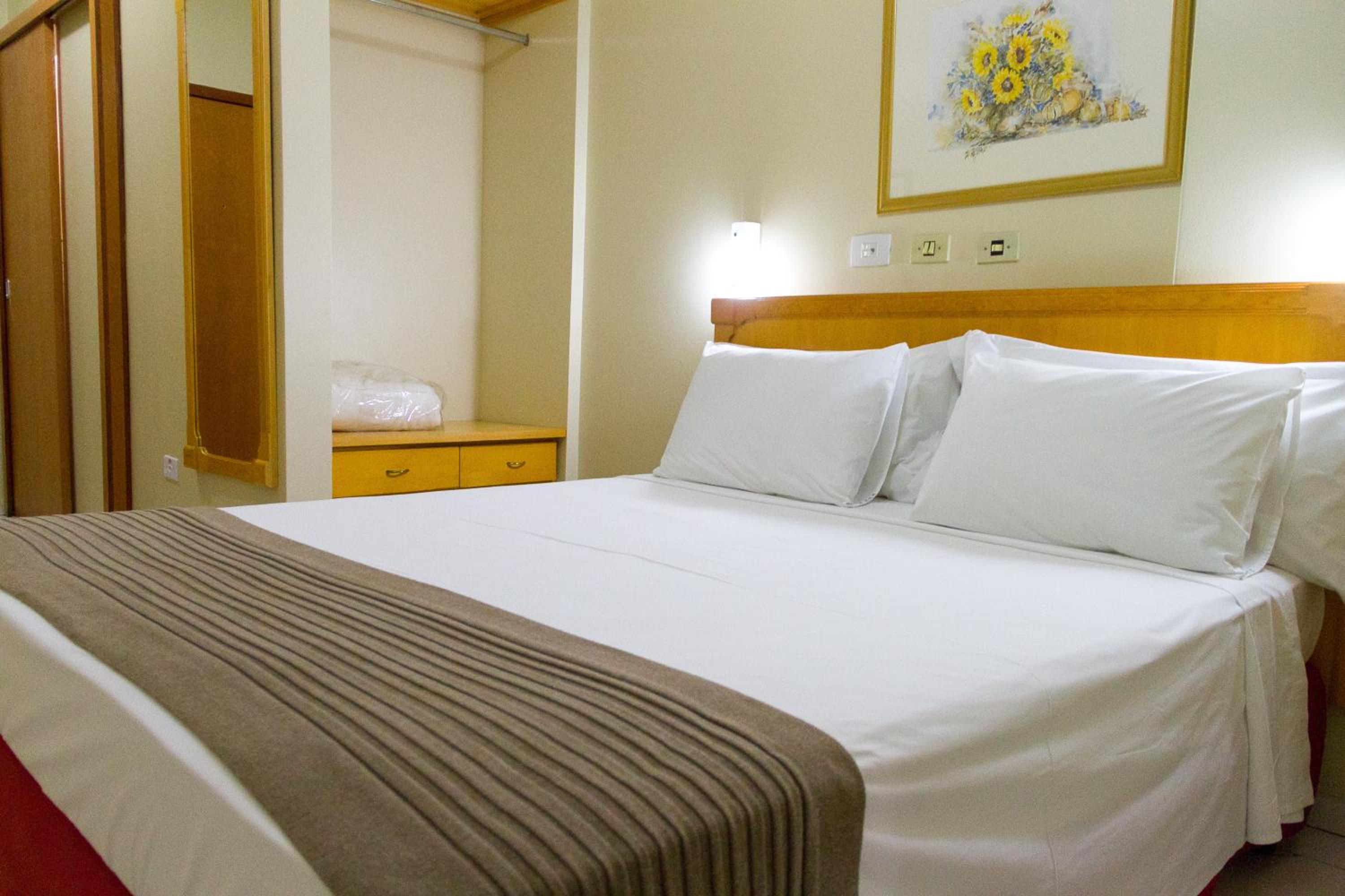 Standard Double Room - Photo 3