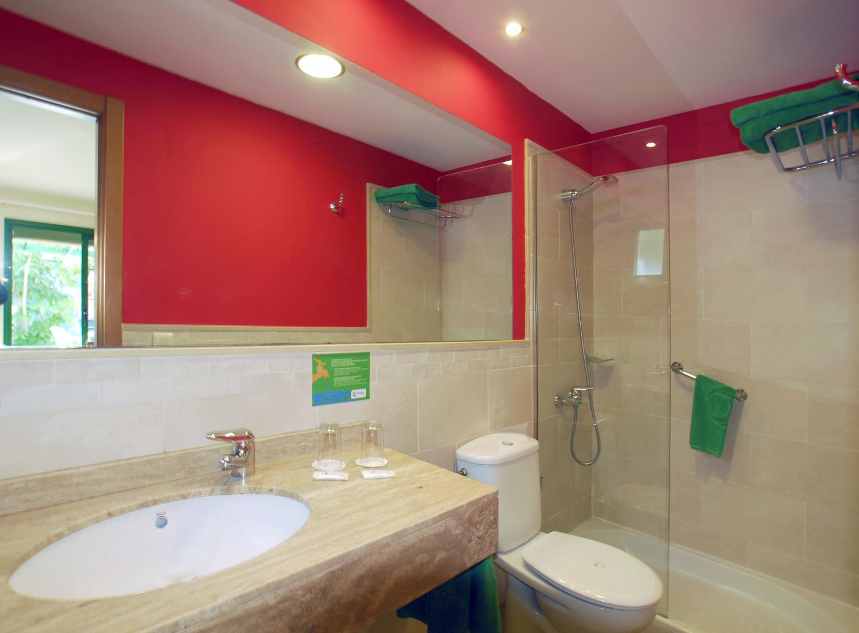 One-Bedroom Bungalow (3 Adults) thumbnail 5