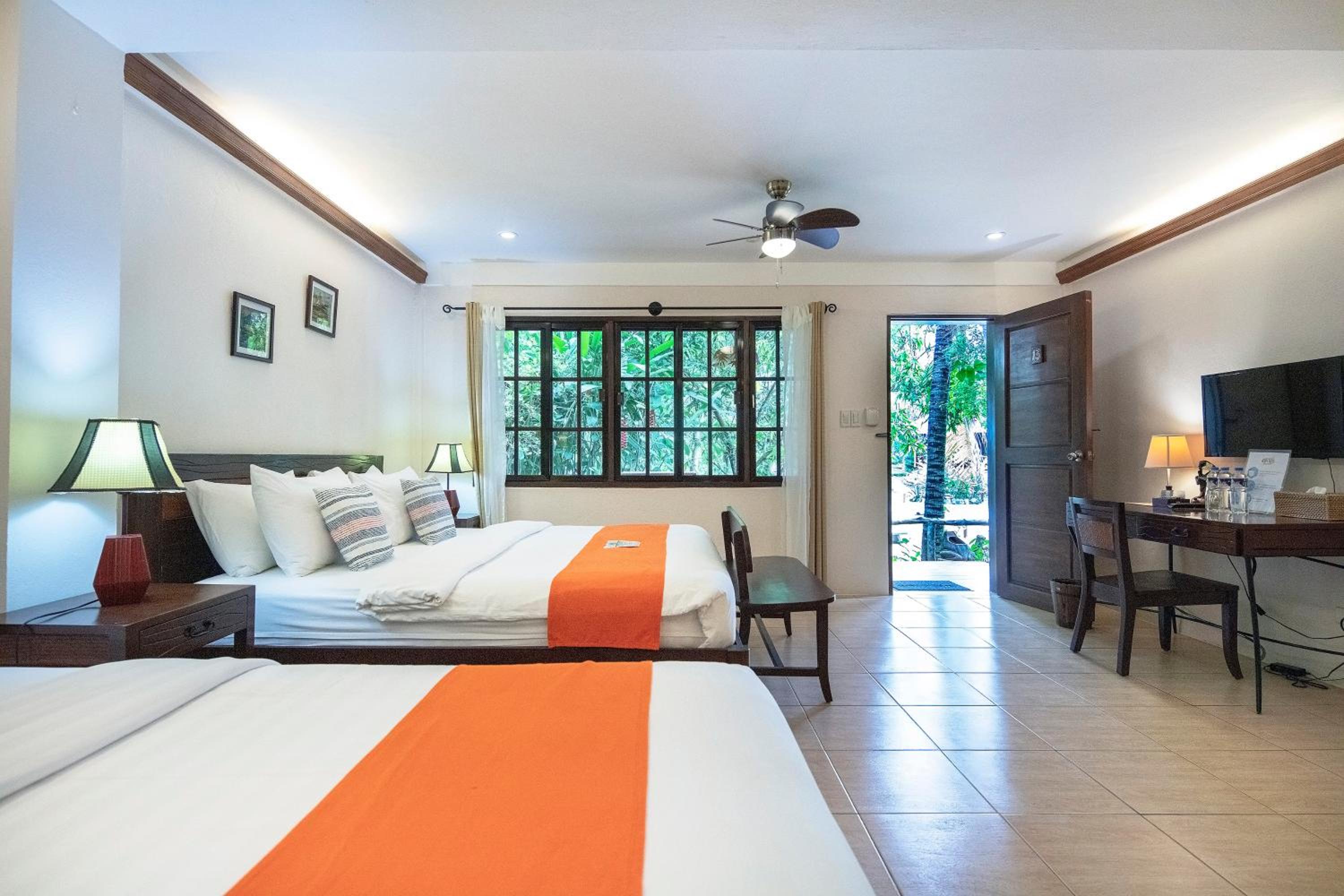 Superior Room with Garden View photo 2