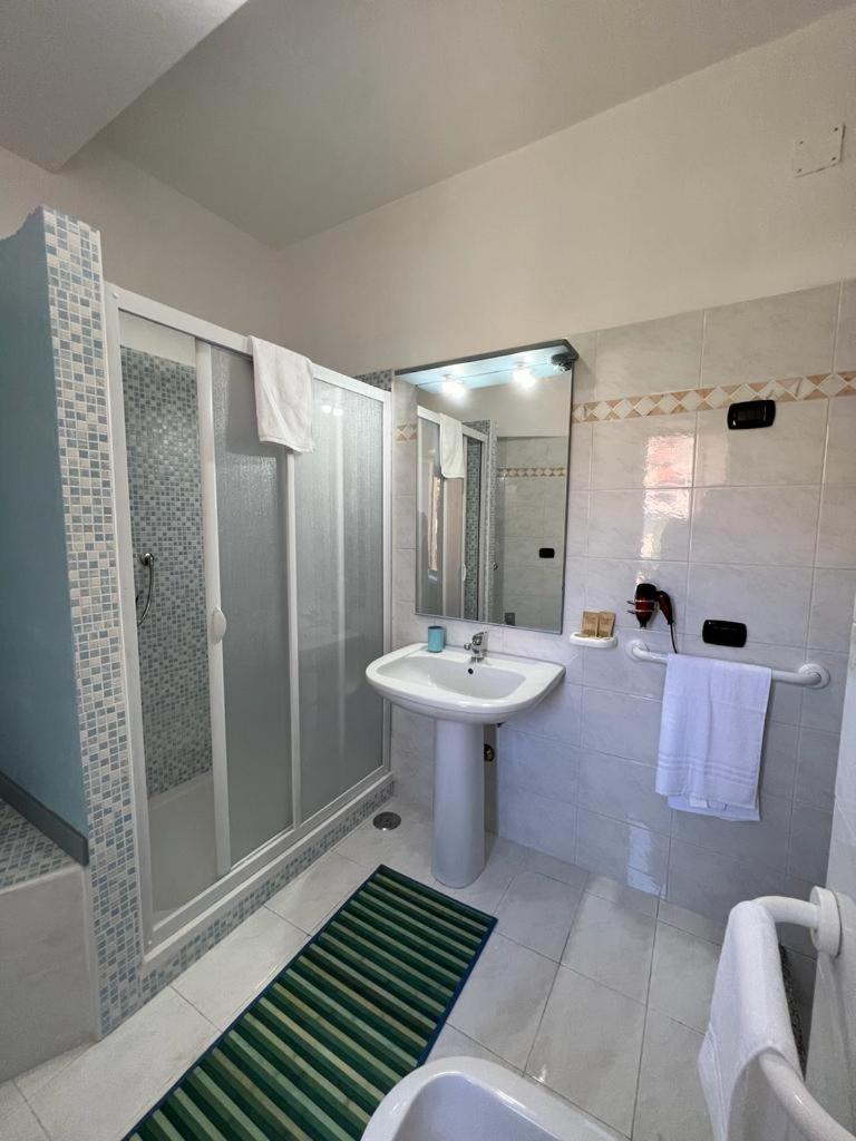 Comfort Quadruple Room - Photo 9