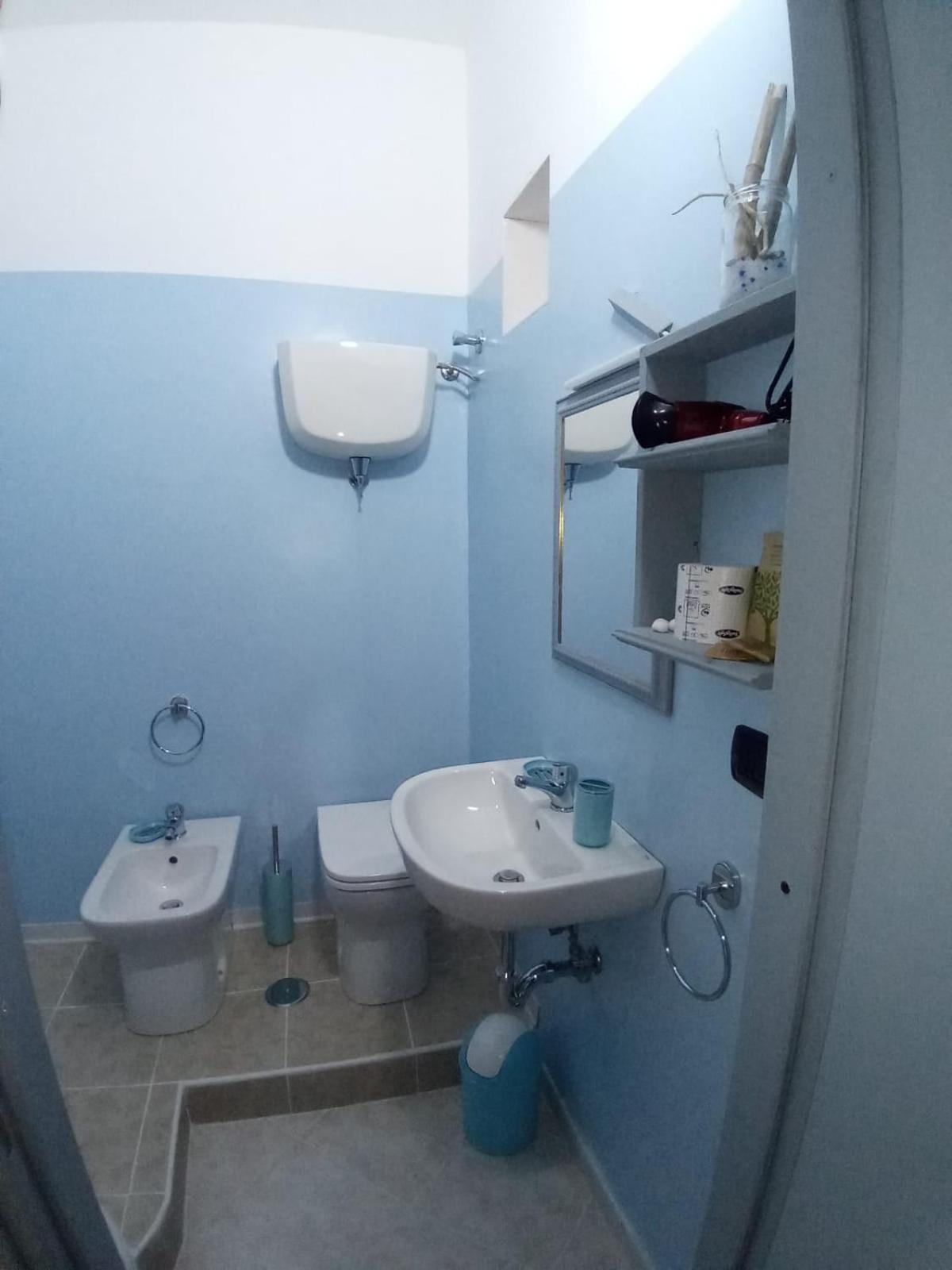 Large Double Room - Photo 12