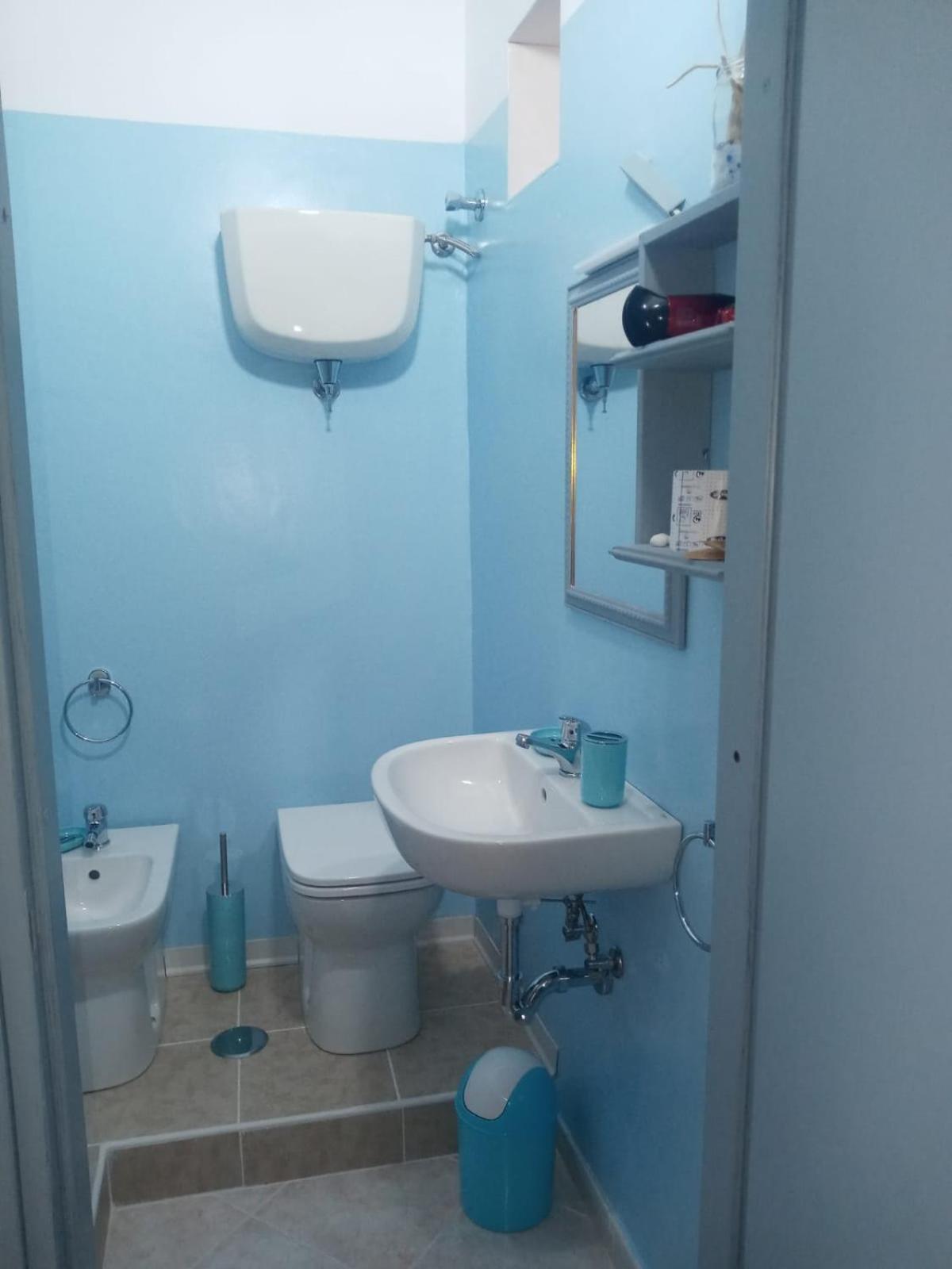 Large Double Room - Photo 11