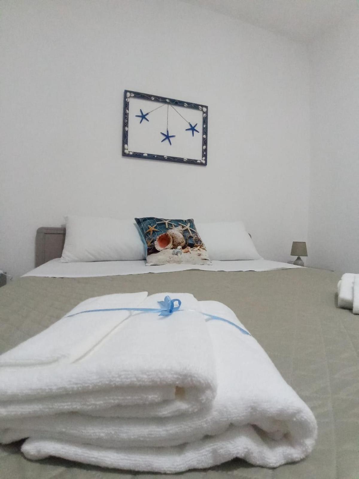 Large Double Room - Photo 5