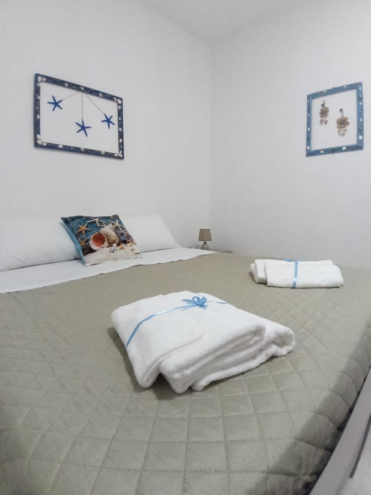 Large Double Room - Photo 10