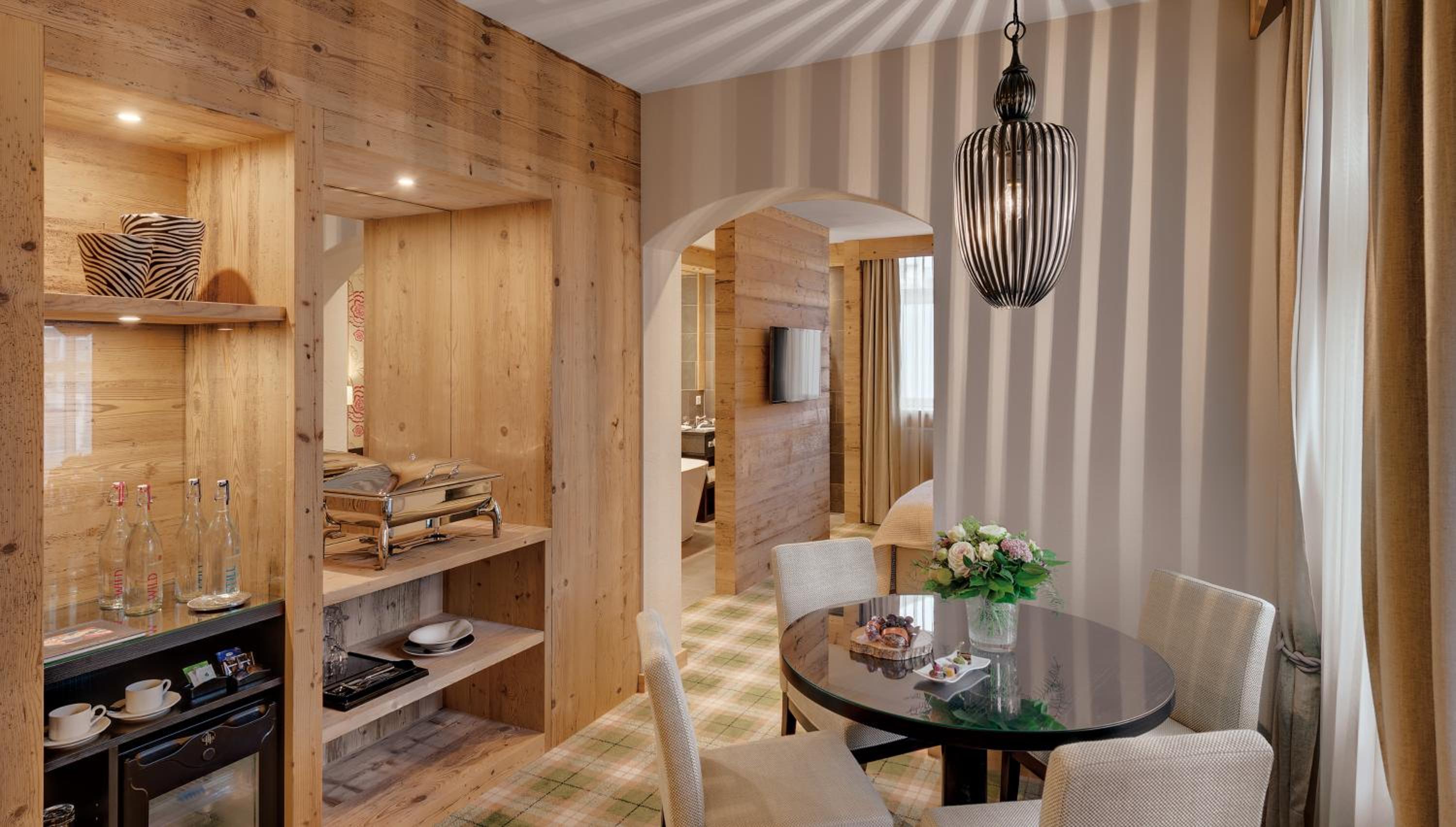 Suite - Photo 15