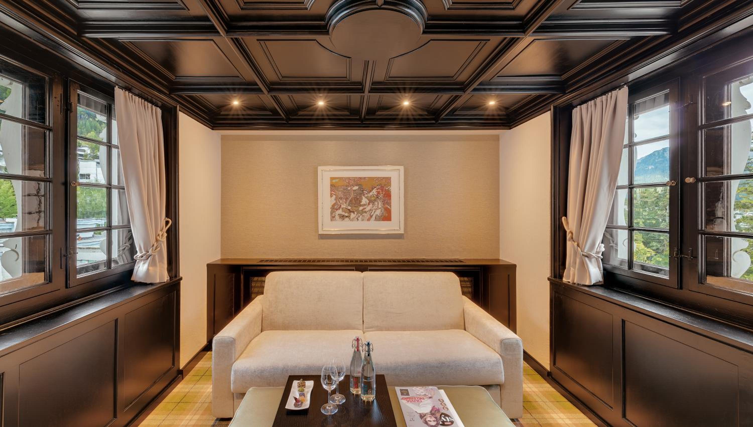 Suite - Photo 16