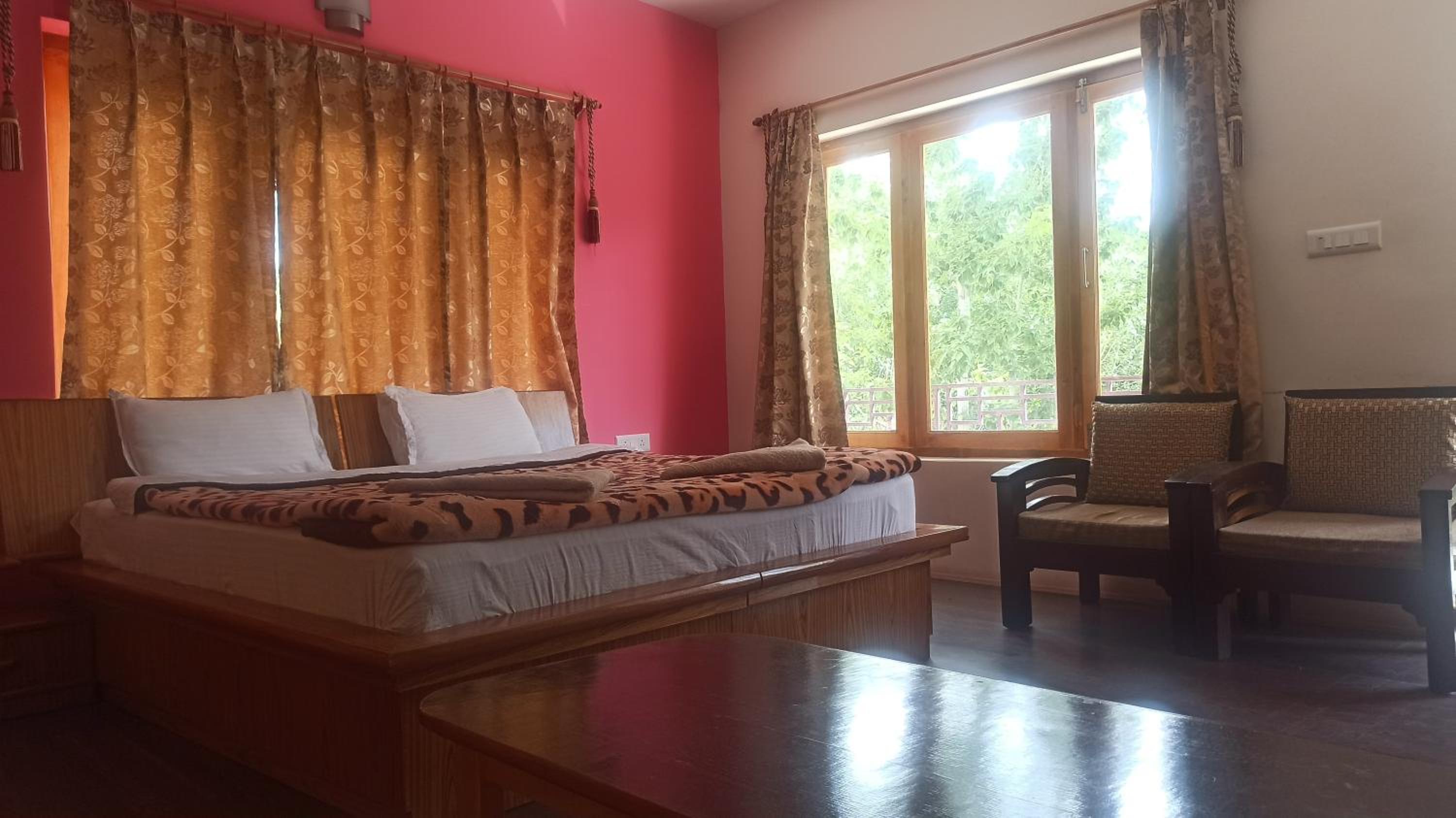 Deluxe Queen Room photo 2