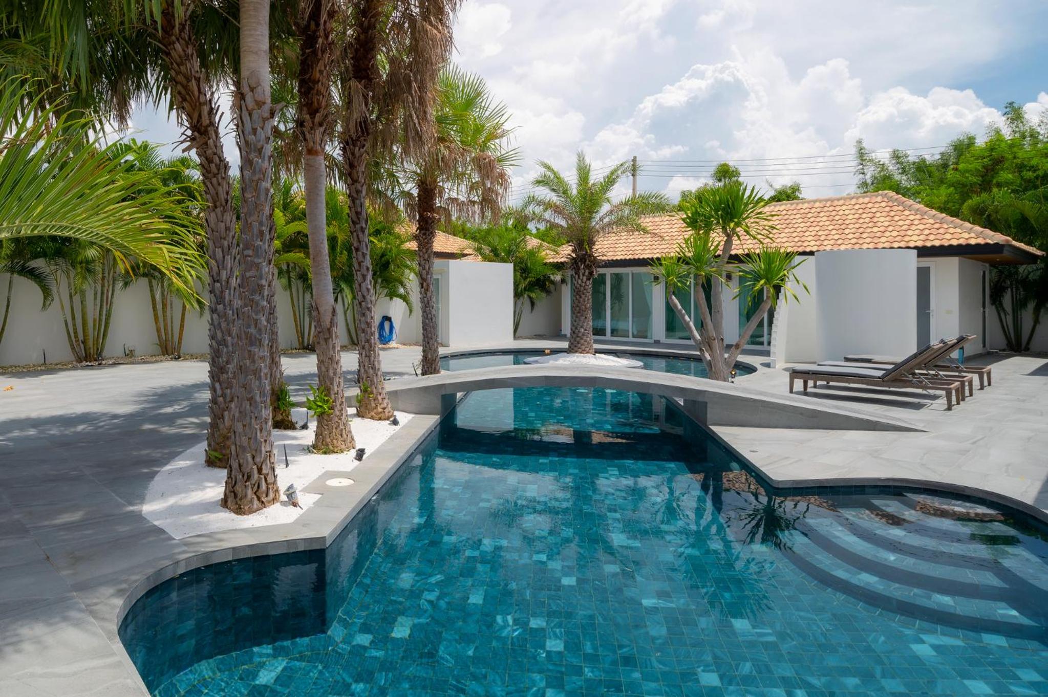 Villa photo 2
