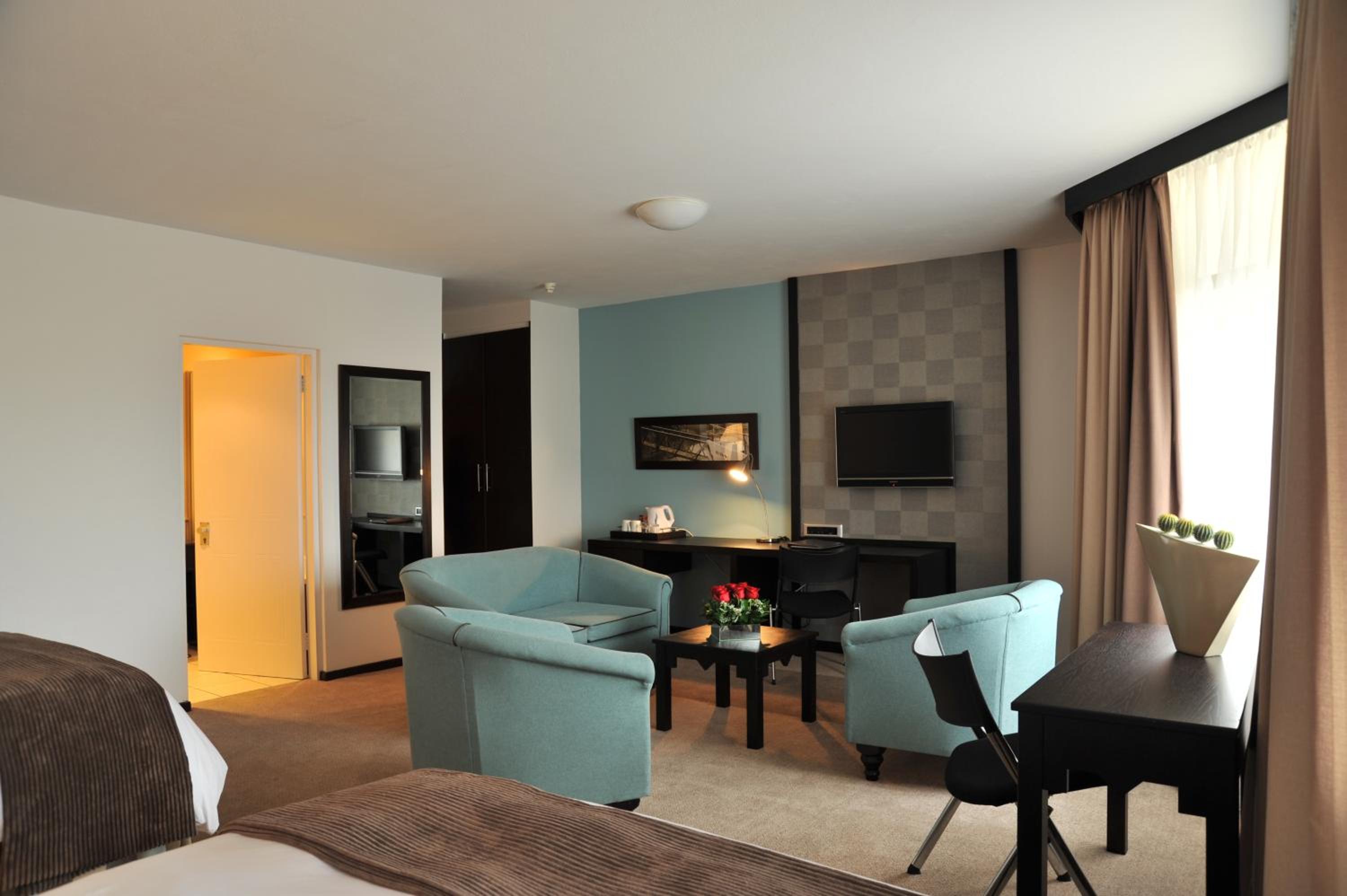 Deluxe Queen Room
