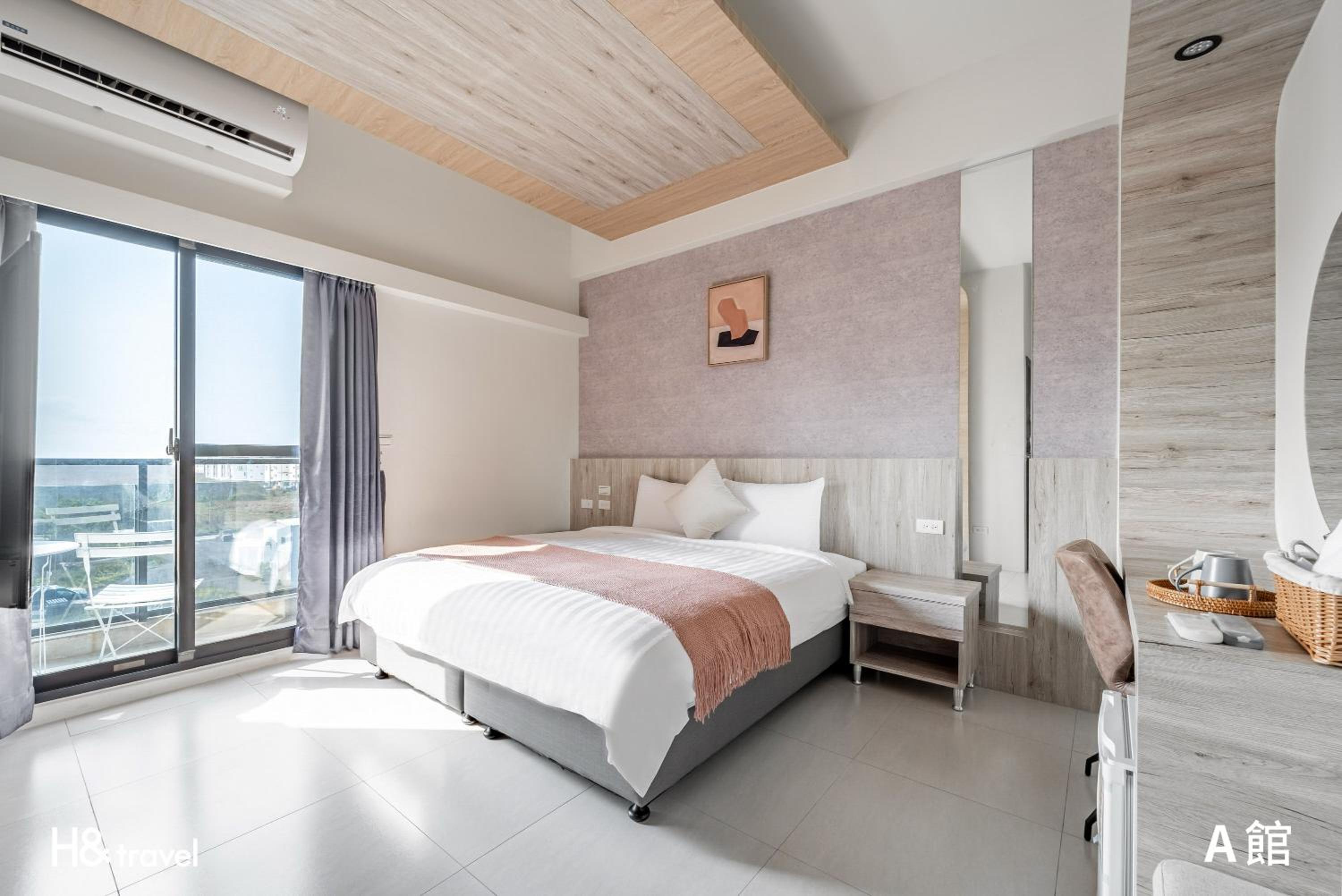 Superior Double Room with Balcony - Photo 1