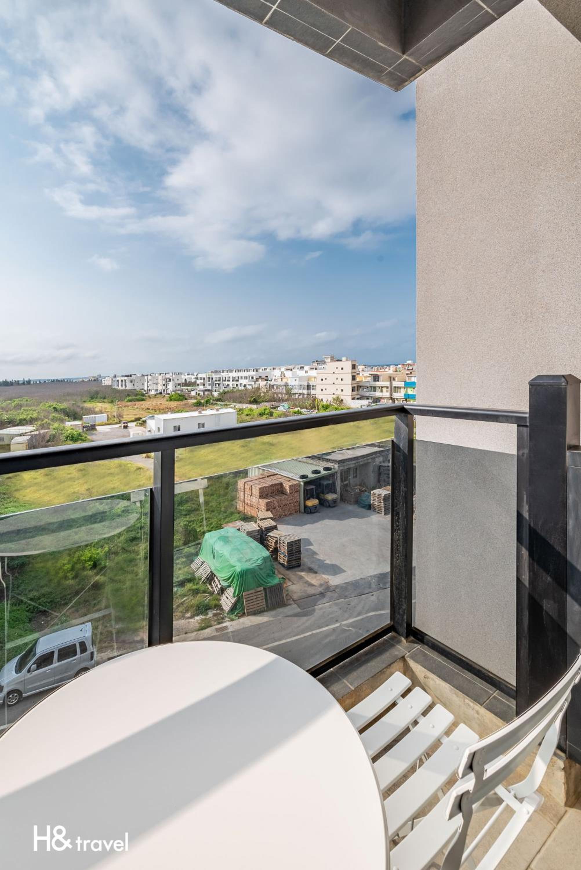 Superior Double Room with Balcony - Photo 8