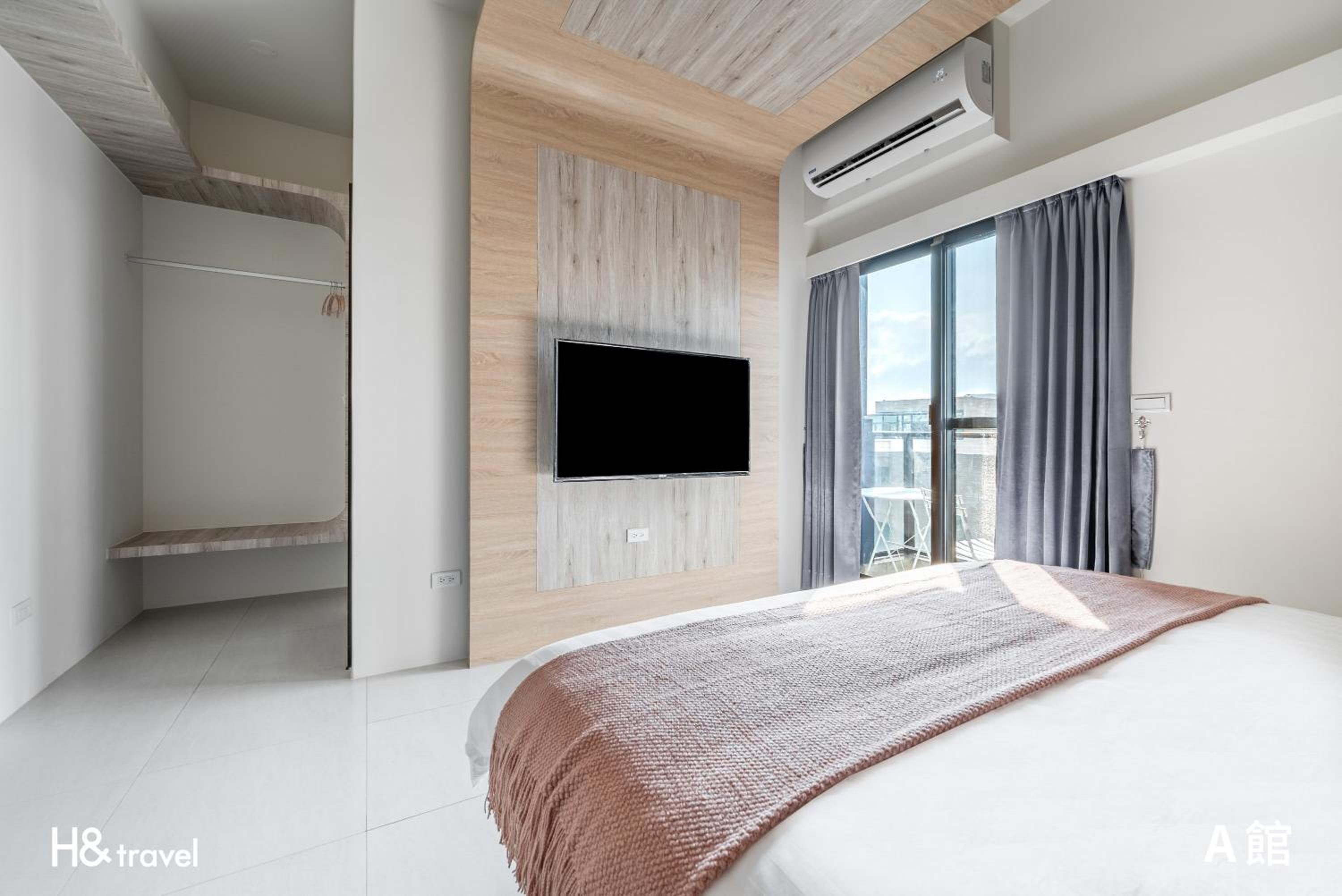 Superior Double Room with Balcony - Photo 6