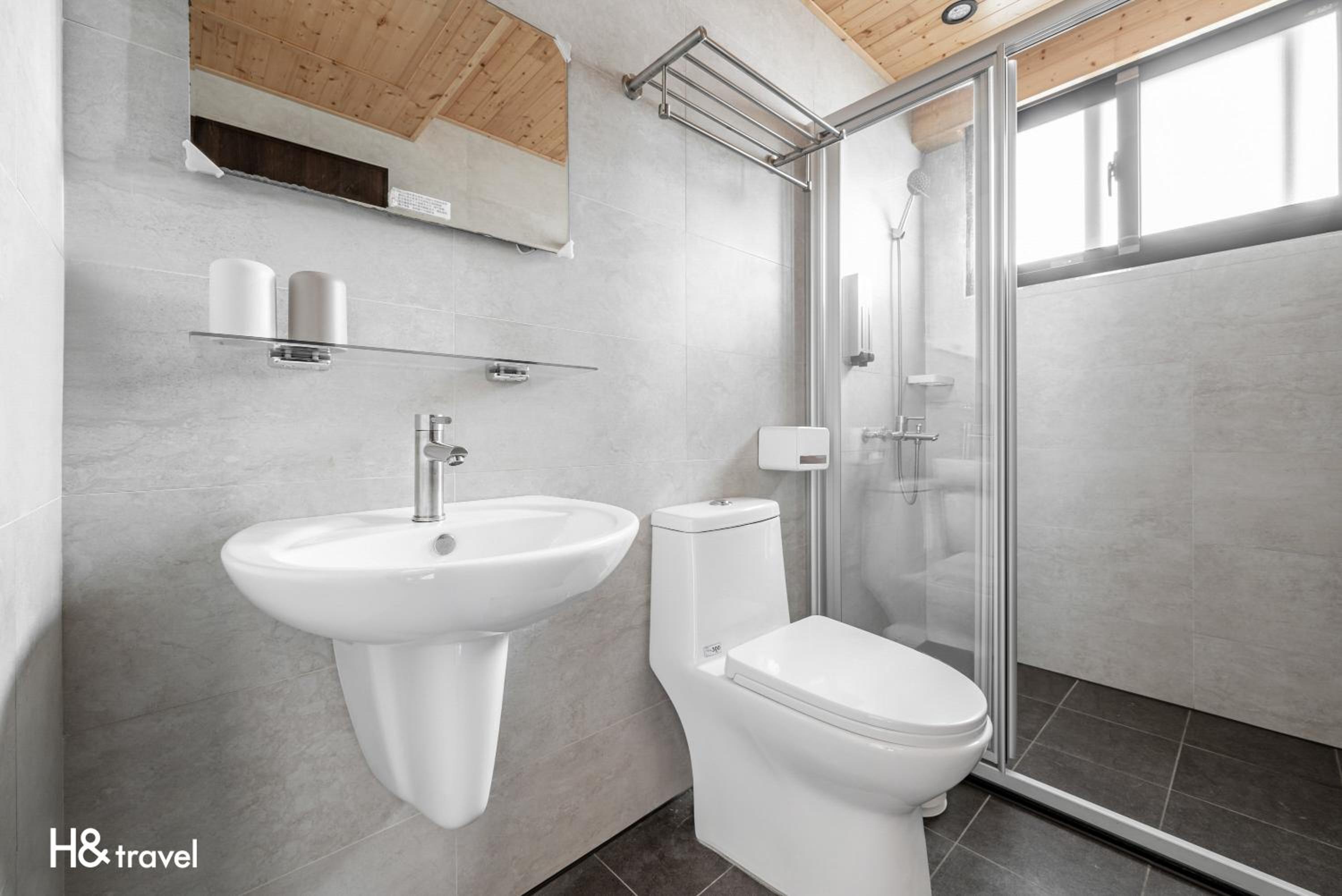 Superior Double Room with Balcony - Photo 10
