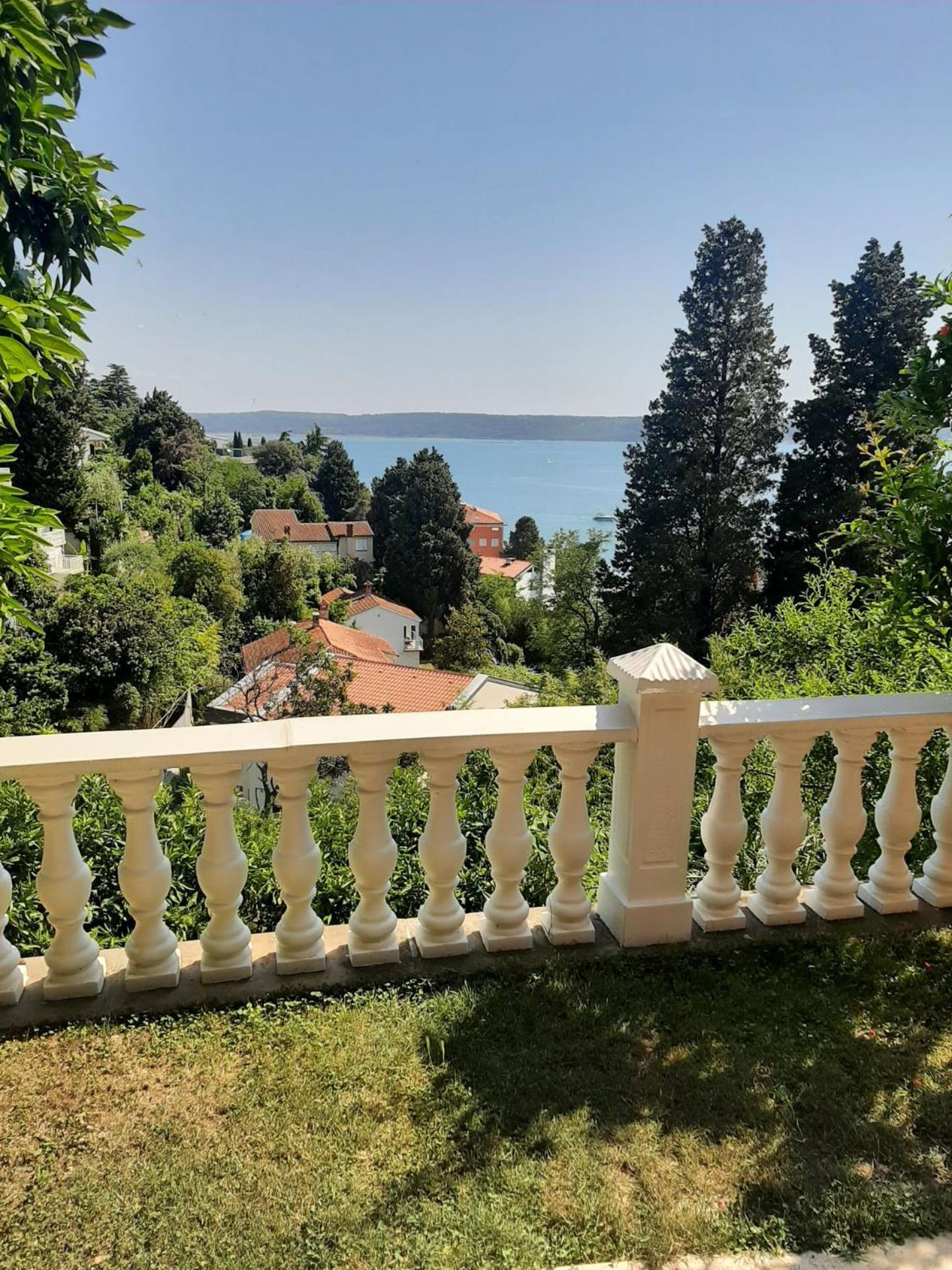 Apartment with Sea View photo 2