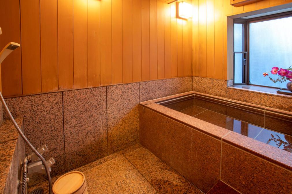 Japanese-Style Family Room with Shared Bathroom - Smoking photo 3