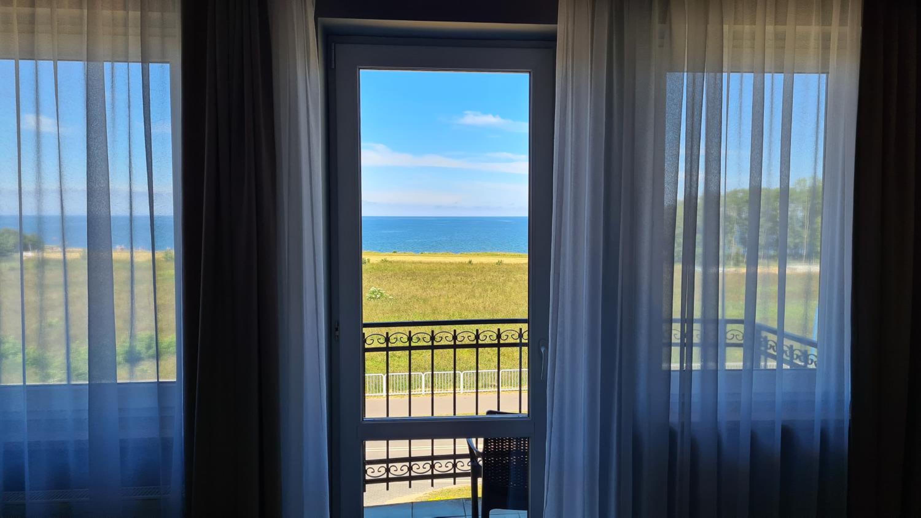 Superior Triple Room with Sea View - Photo 6