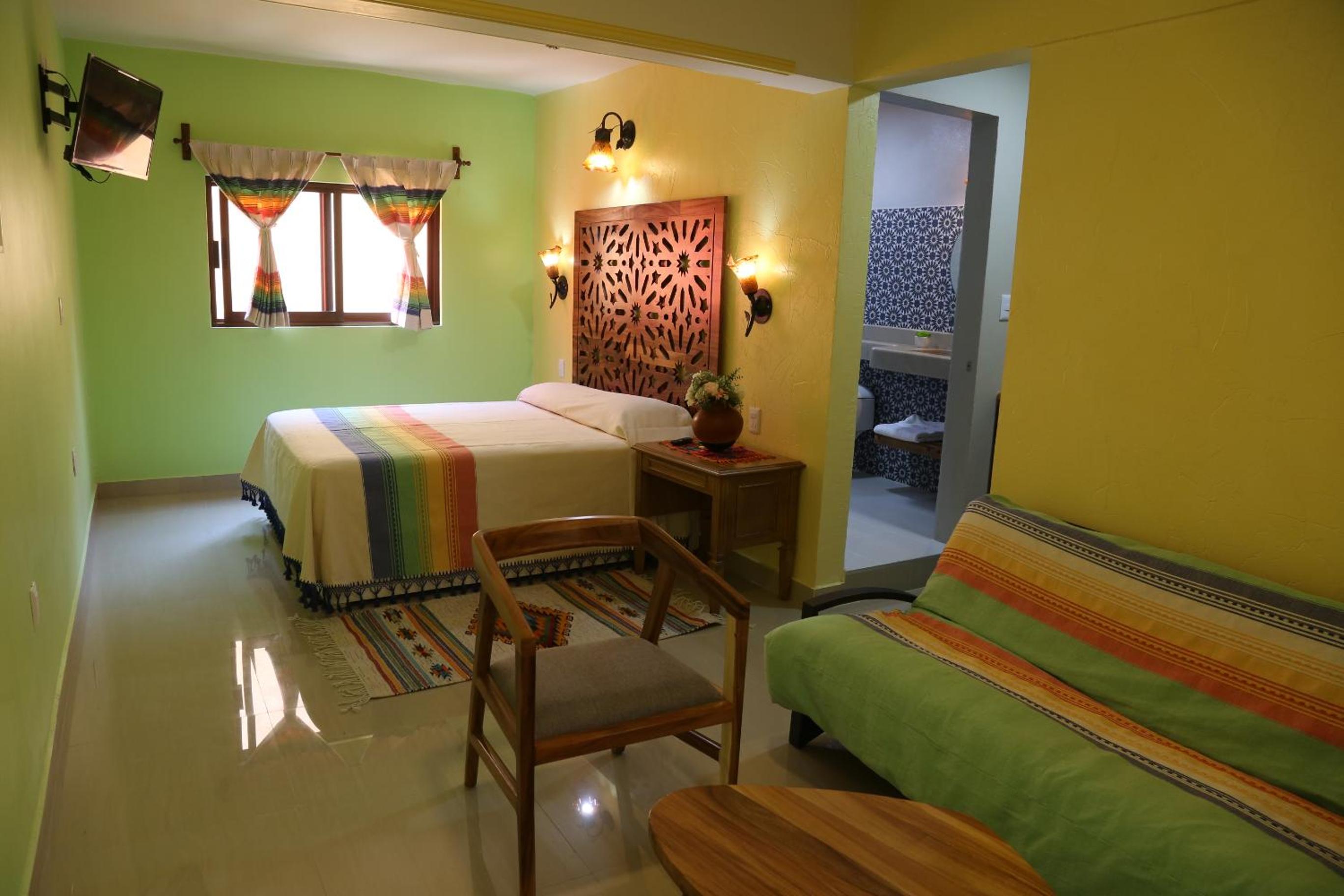 Suite - Photo 5