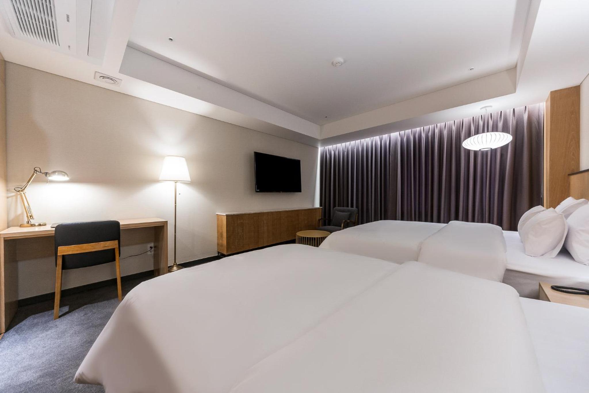 Superior Twin Room - Photo 3