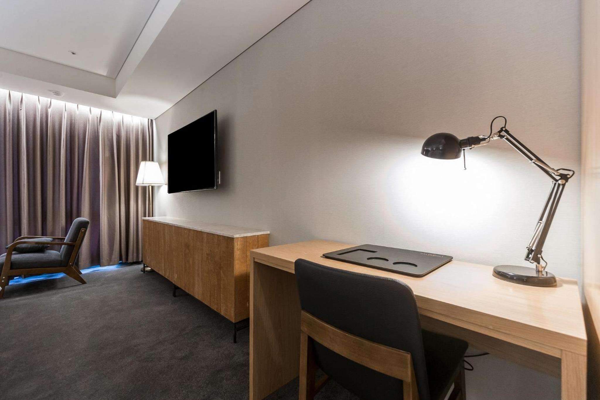 Two-Bedroom Suite - Photo 8
