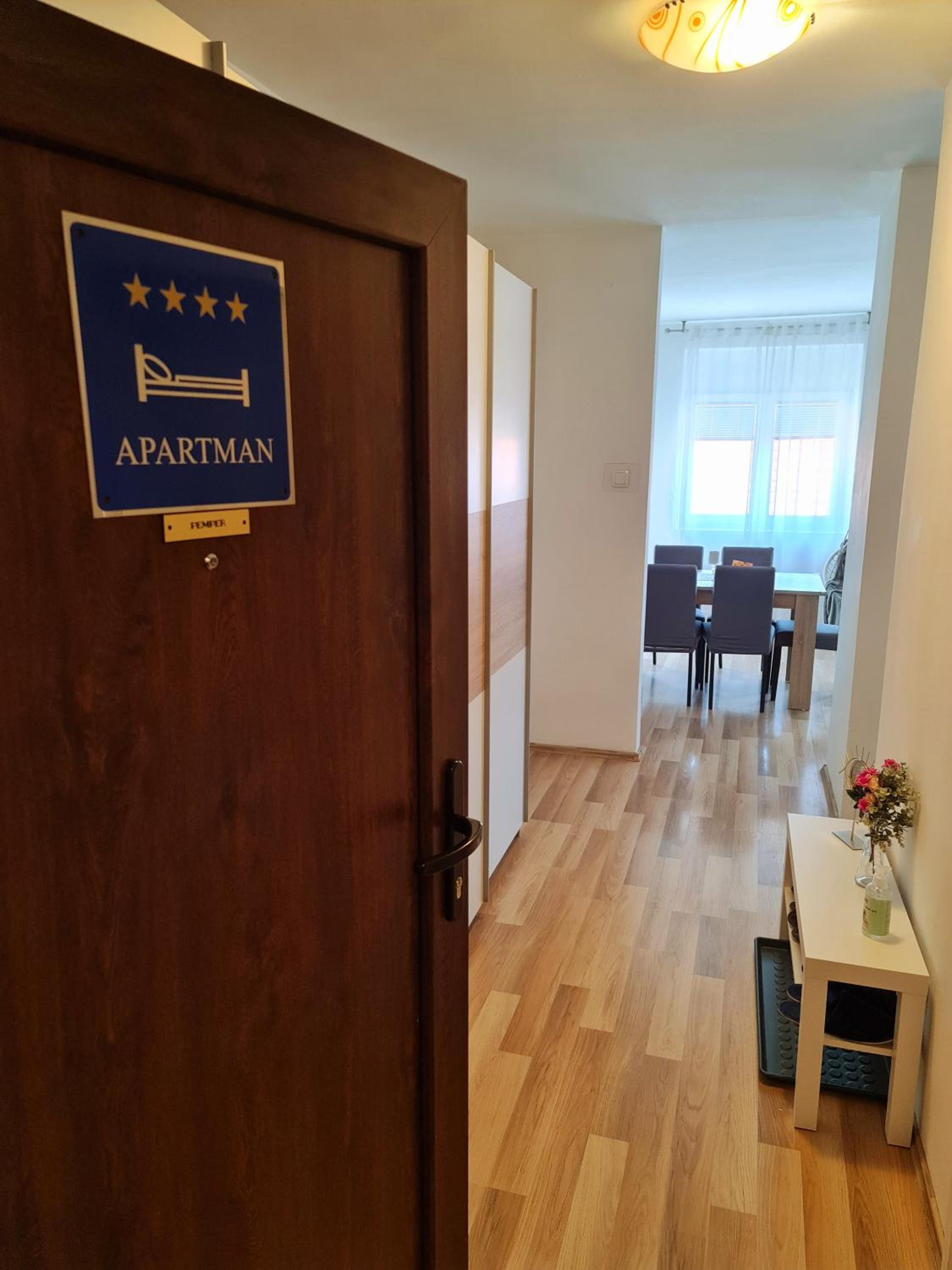 One-Bedroom Apartment - Photo 43