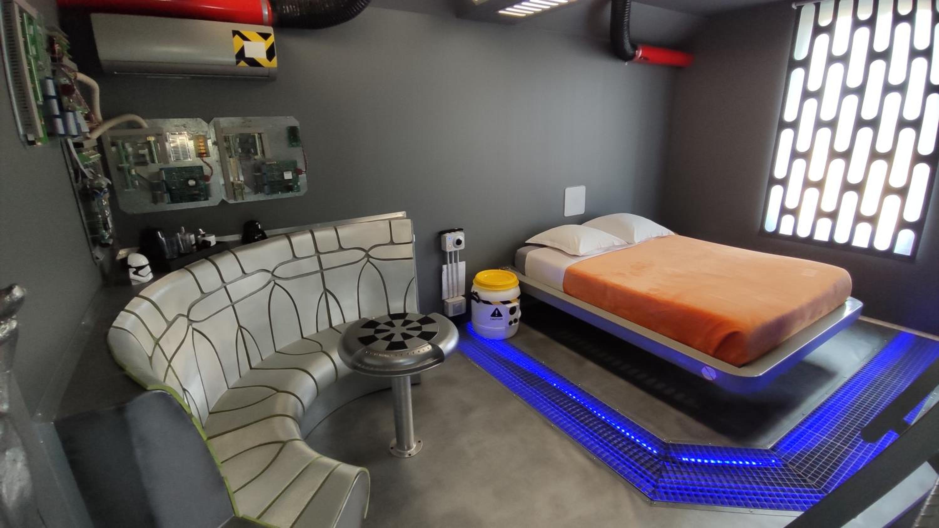 Family Room with Private Bathroom  Star  - Photo 7
