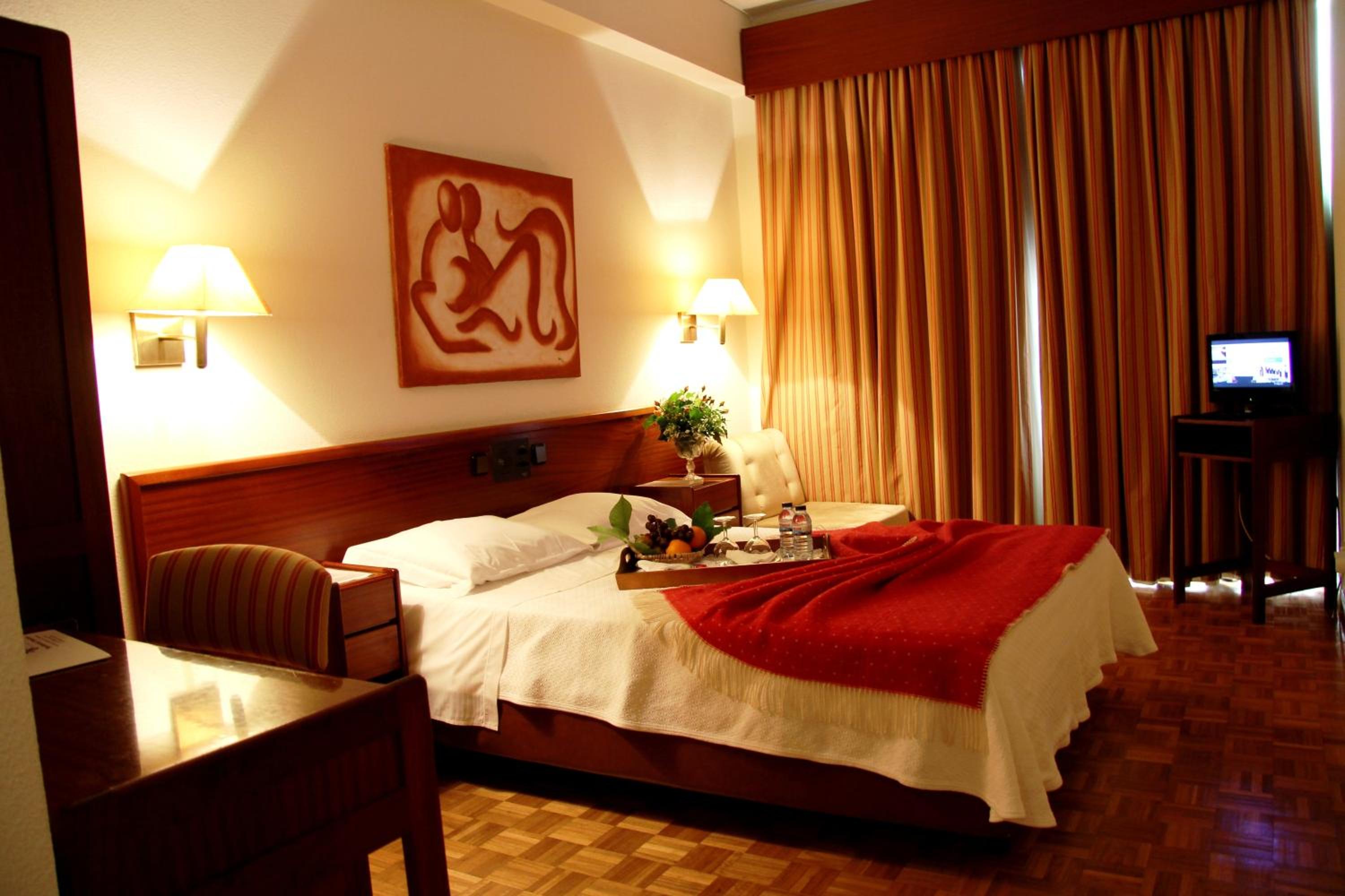 Double or Twin Room with Mountain View - Photo 5