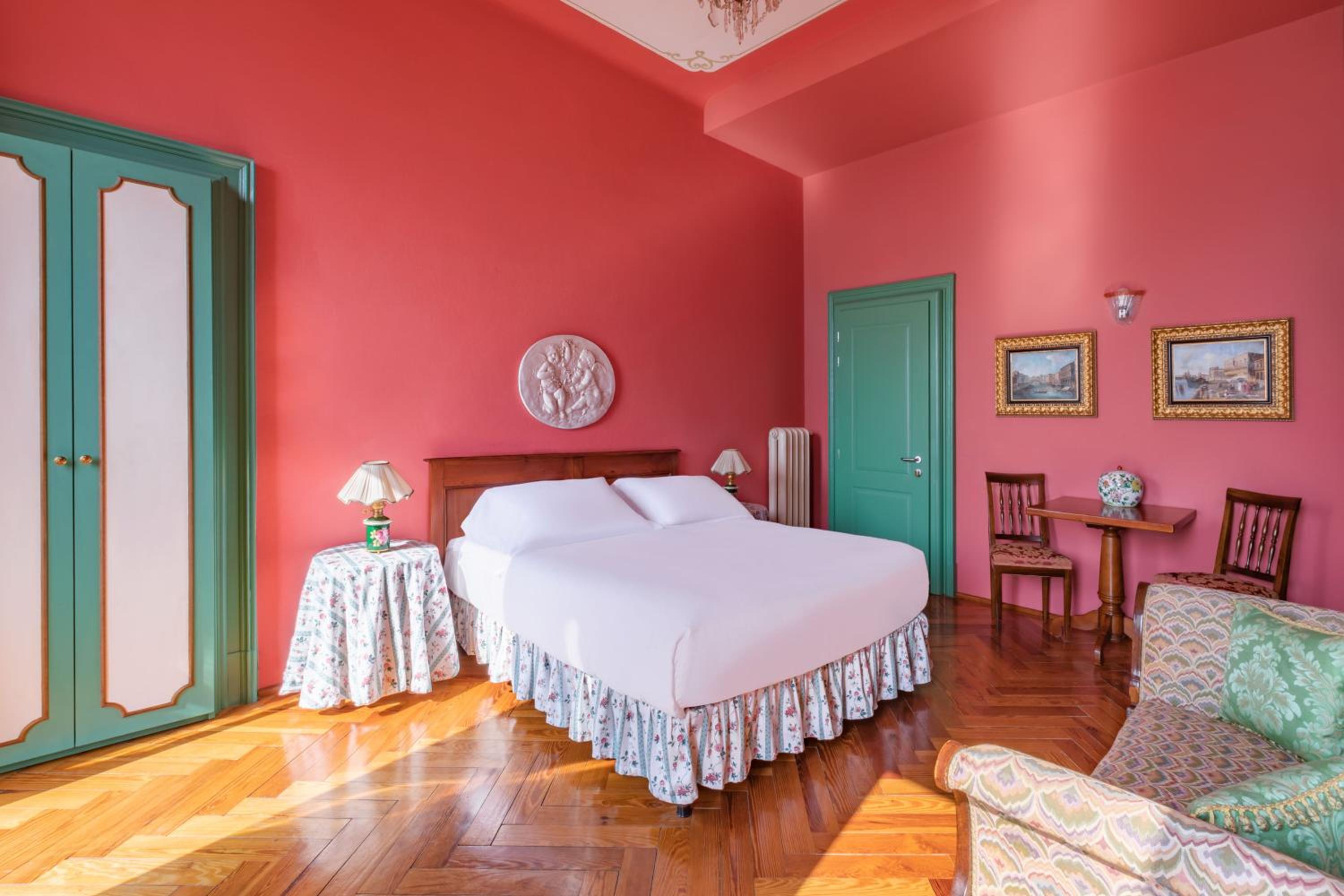 Junior Suite with Terrace and Lake View - Villa - Photo 2