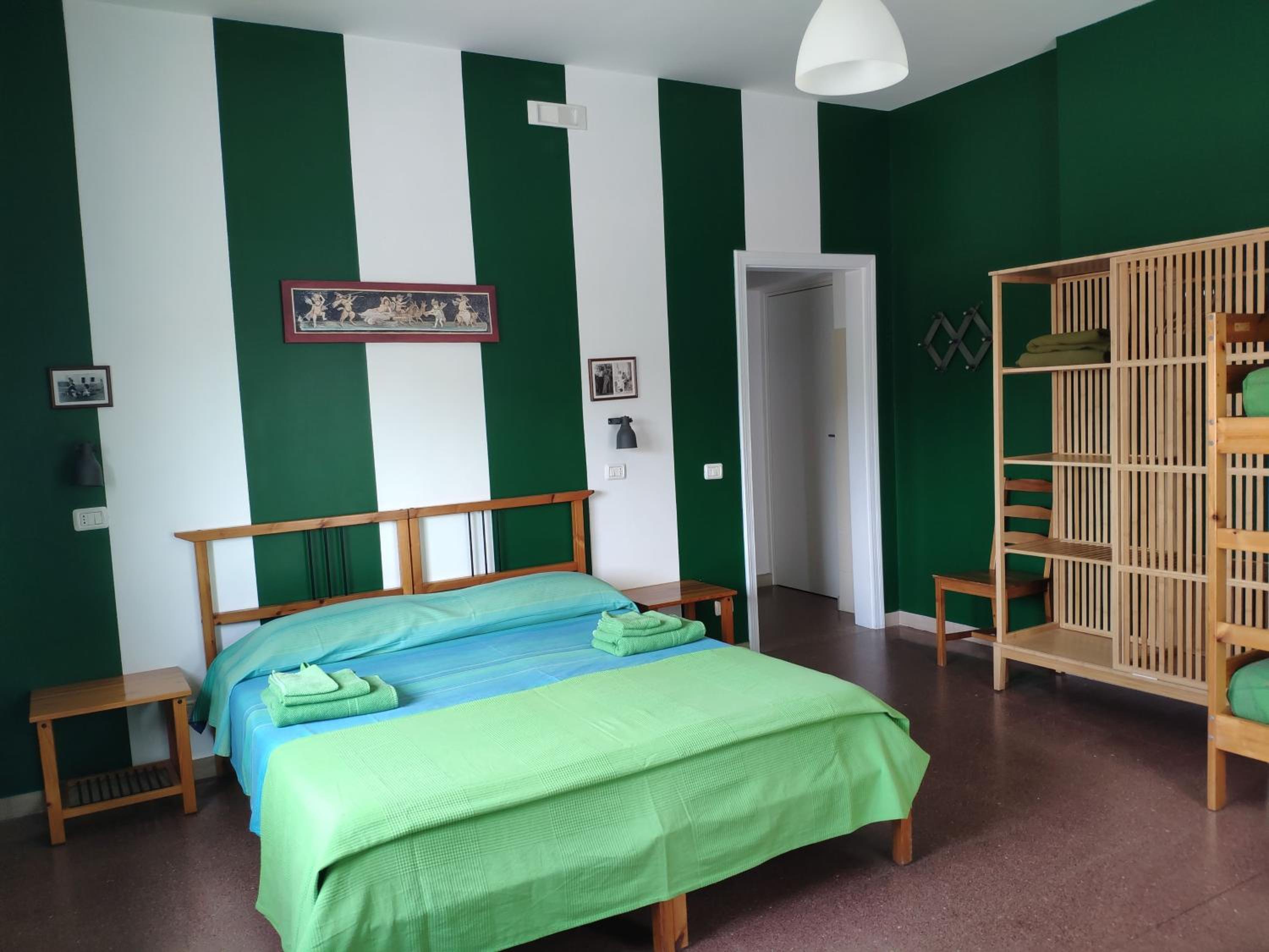 Classic Quadruple Room - Photo 1