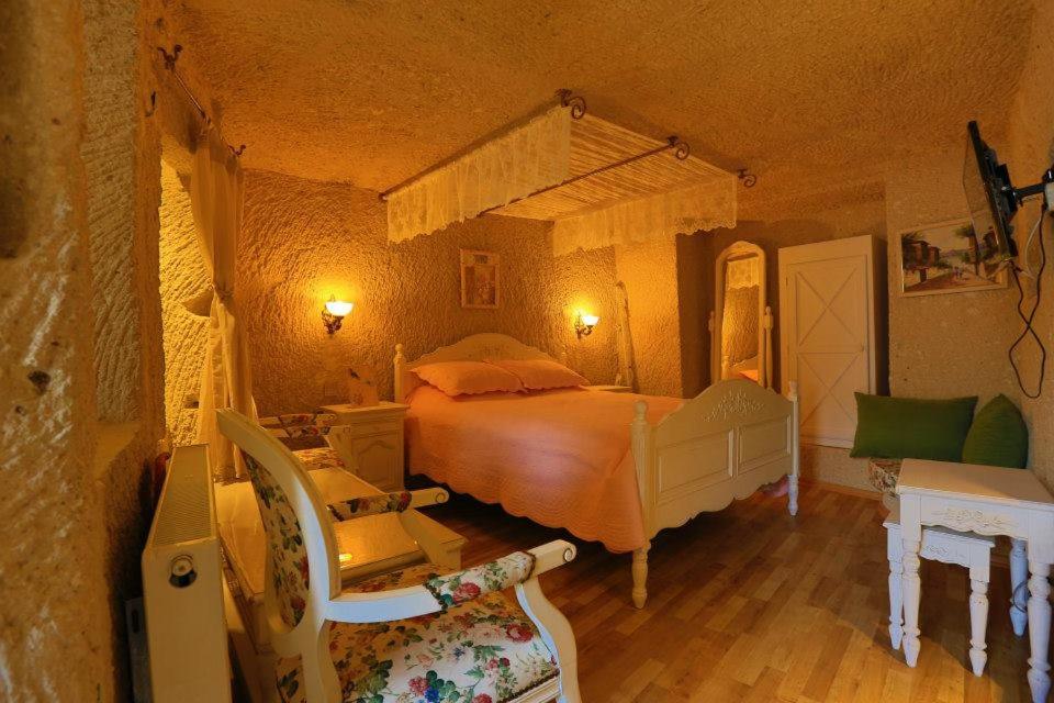 Deluxe Double Room - Photo 8