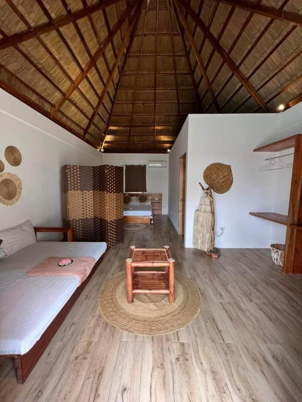 Deluxe Family Suite - Photo 6