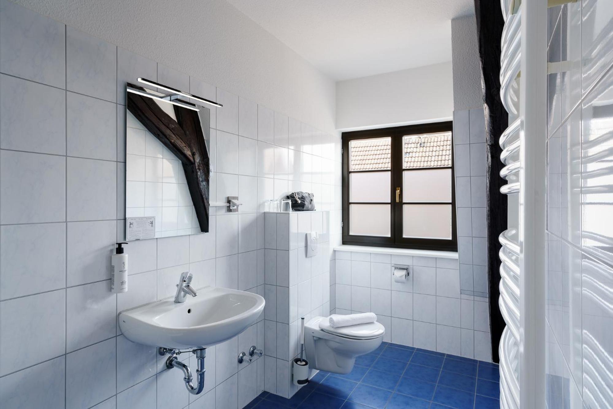 Double Room - Photo 17