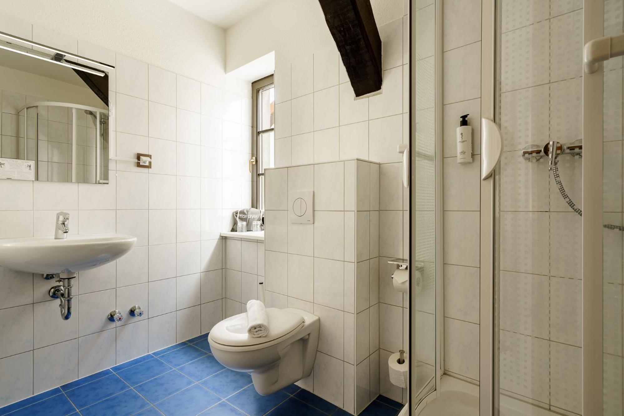 Double Room - Photo 13