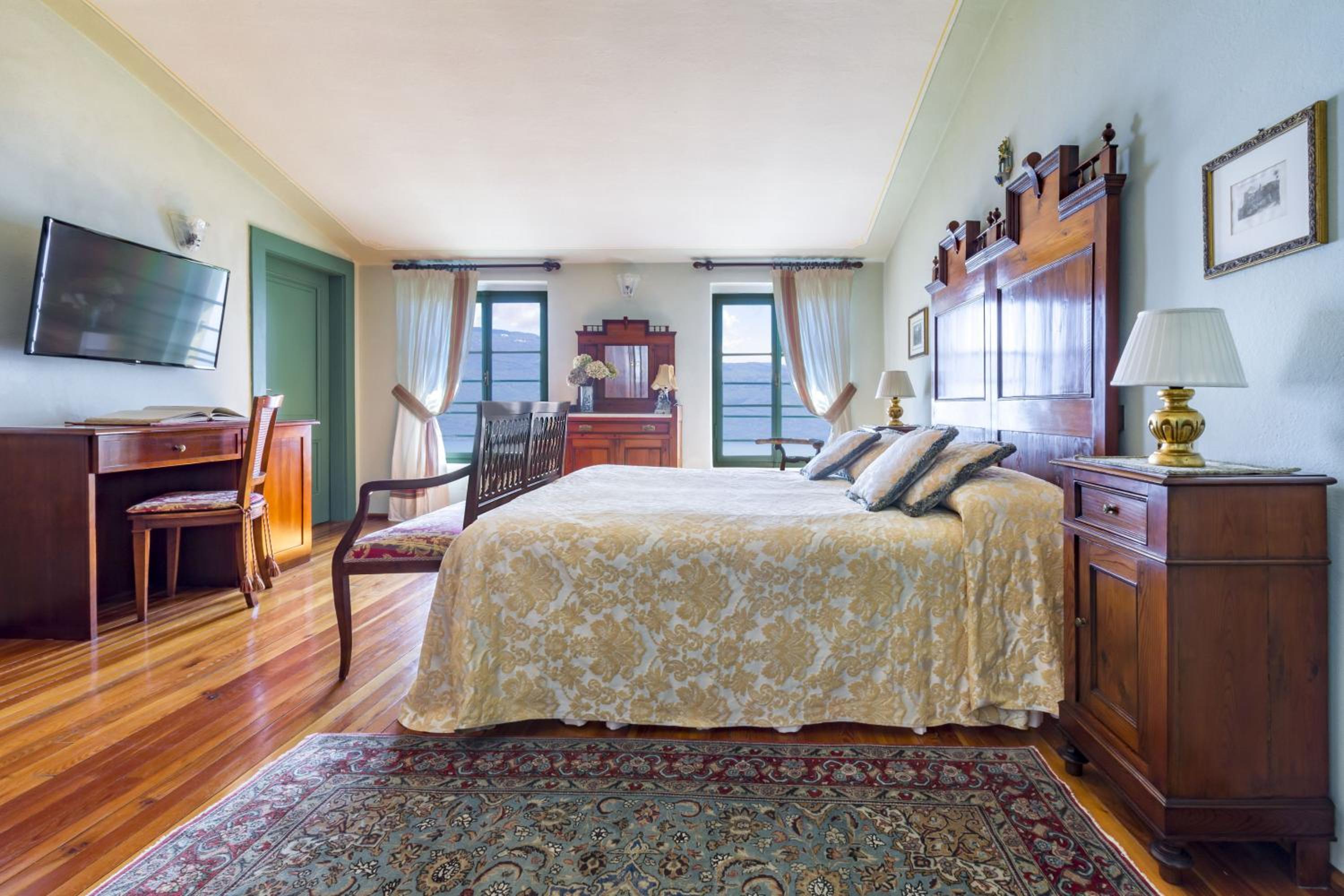 Junior Suite with Lake View - Villa - Photo 2