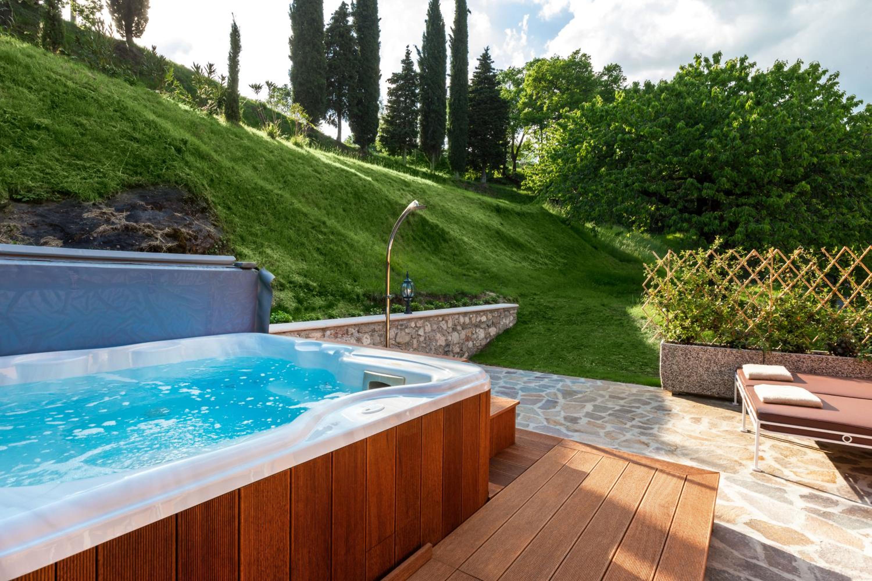 Deluxe with Jacuzzi and Garden View - Annex photo 3