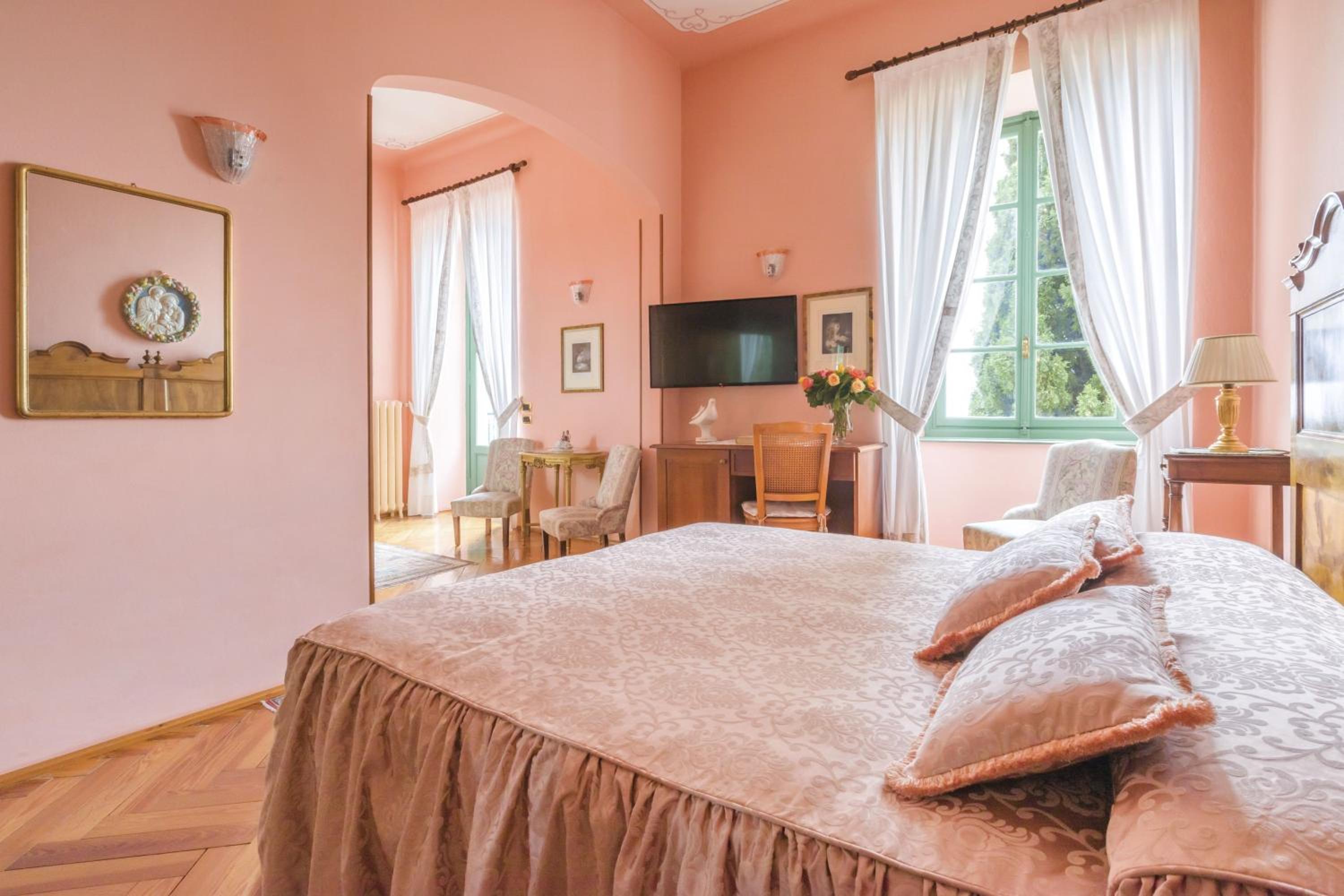 Junior Suite with Terrace and Lake View - Villa - Photo 11