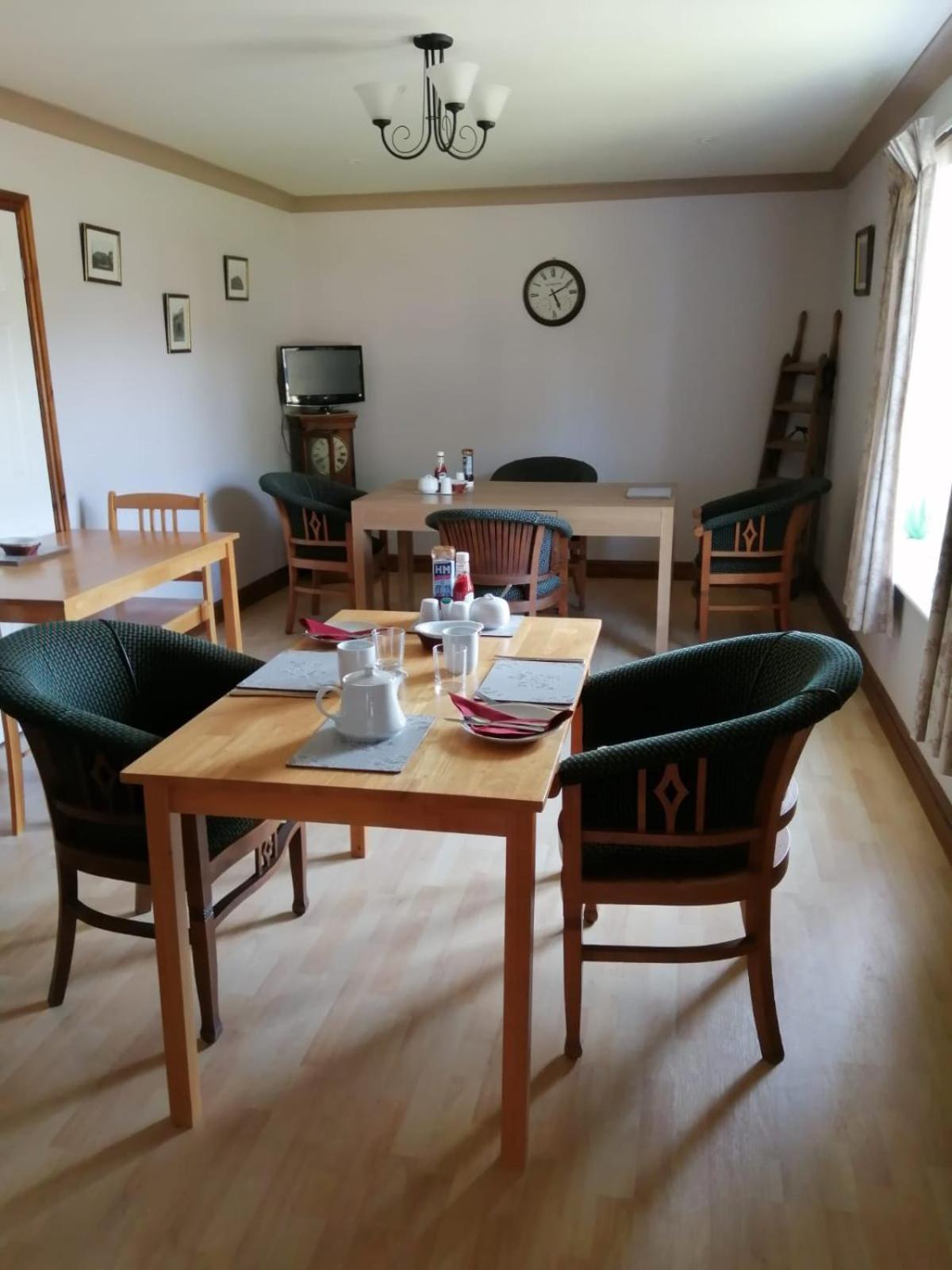 Standard King Room - Photo 5