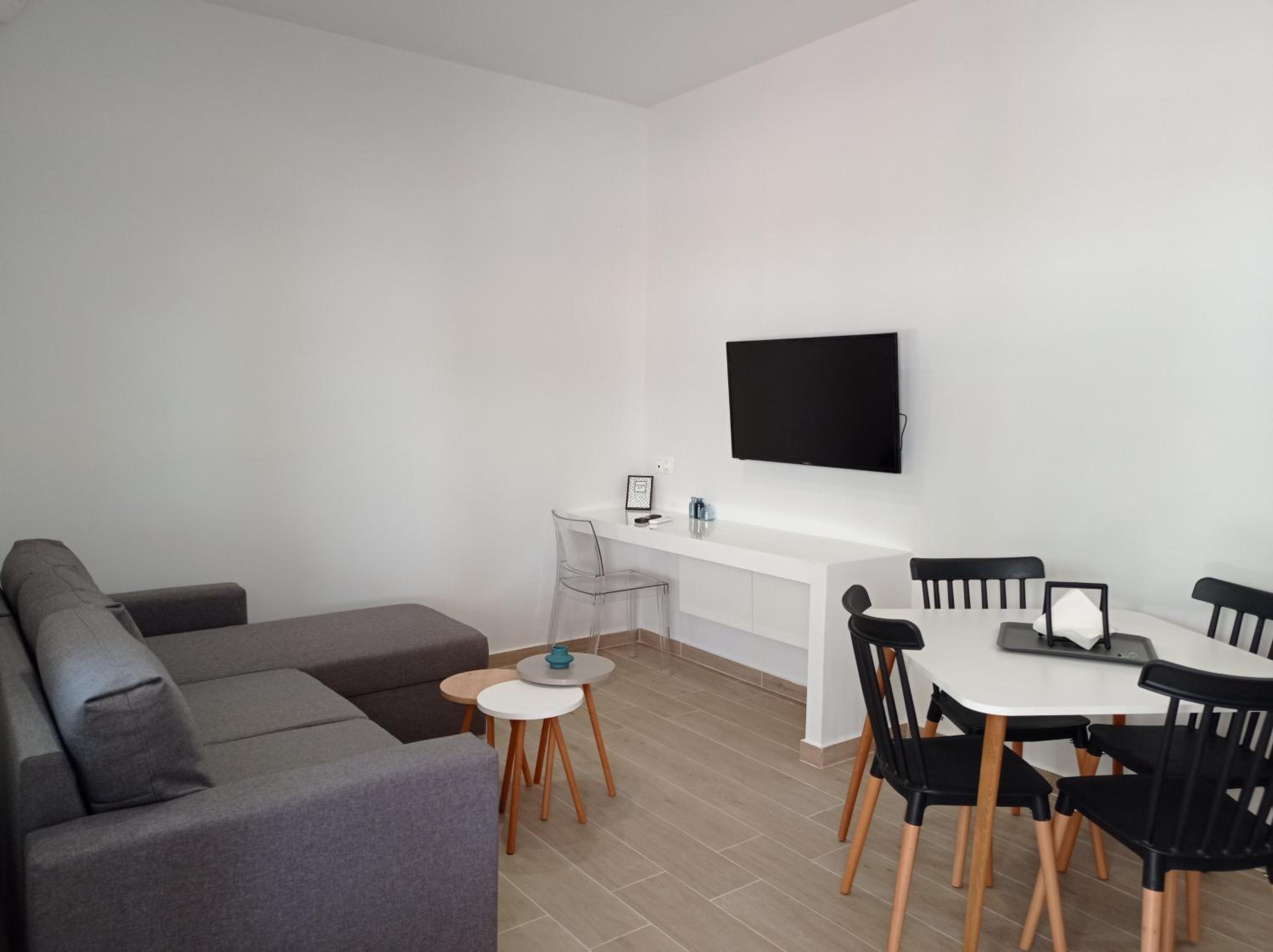 Apartment photo 1
