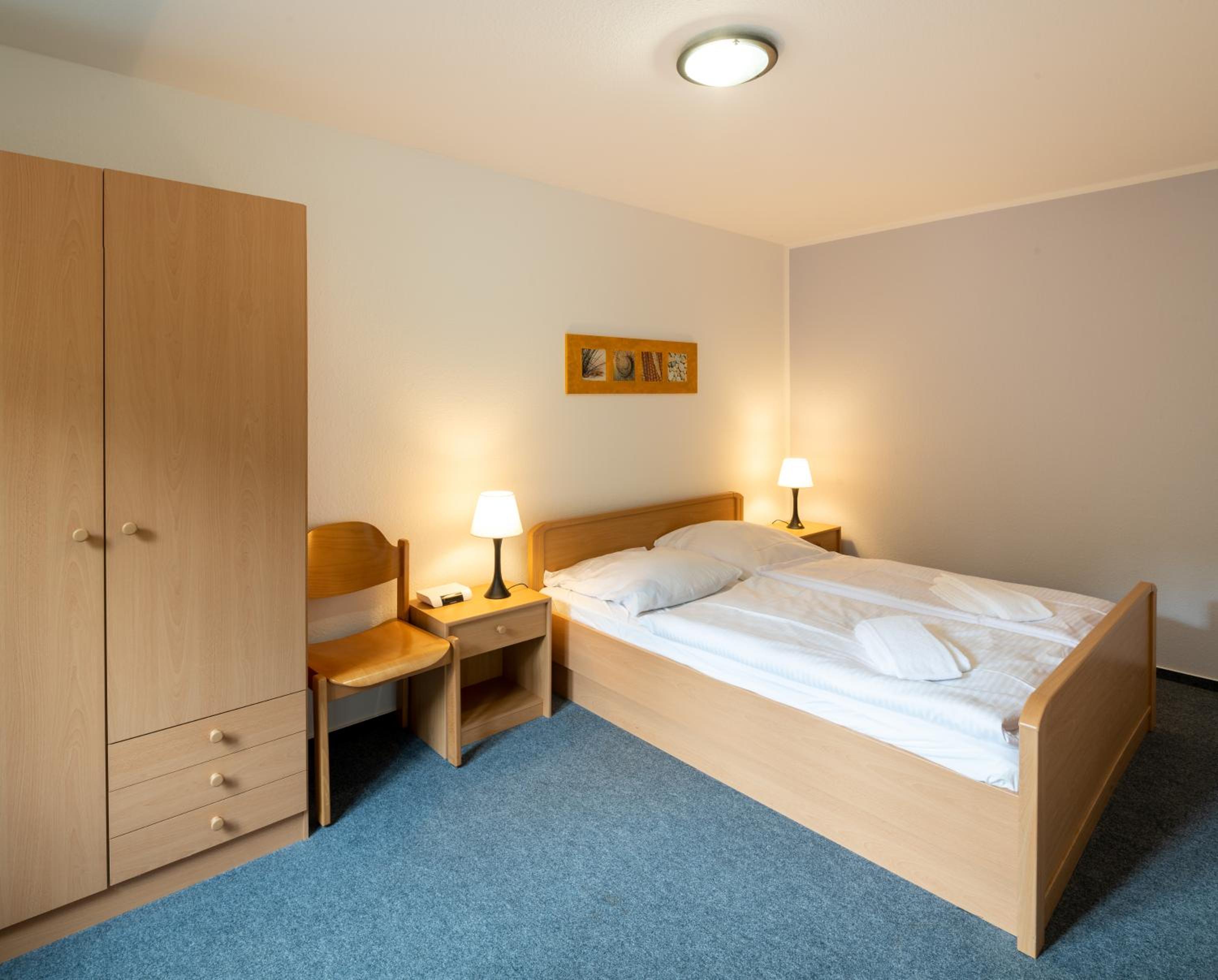 One-Bedroom Apartment - Photo 1