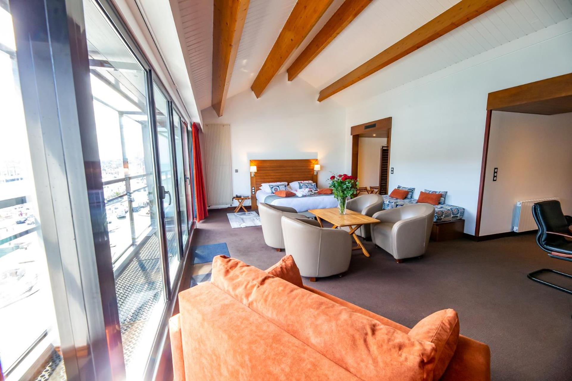 Deluxe Suite (4 Persons) With Sea View - Photo 6