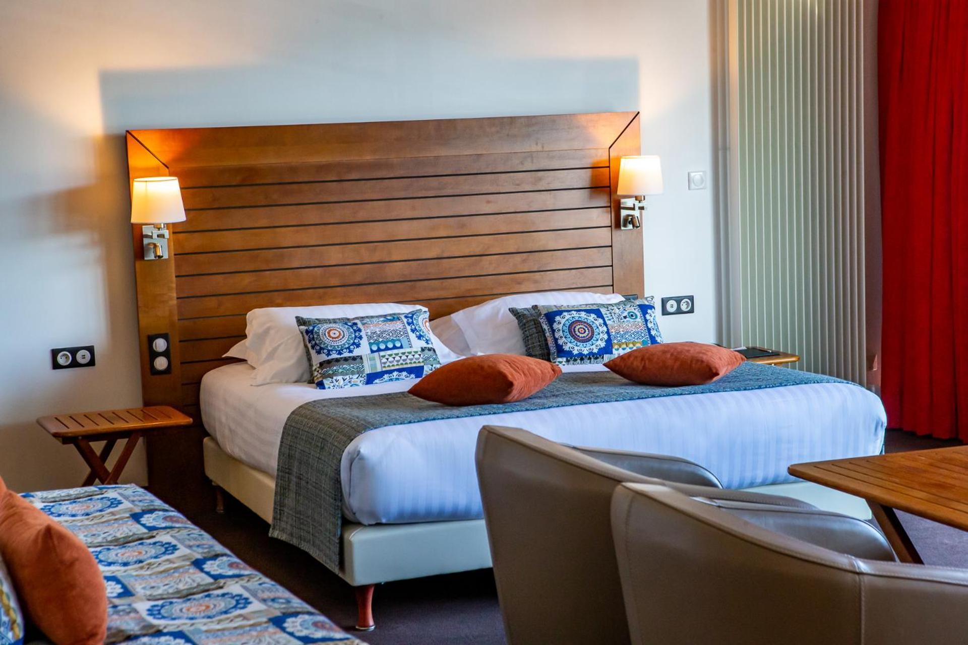 Deluxe Suite (4 Persons) With Sea View - Photo 17