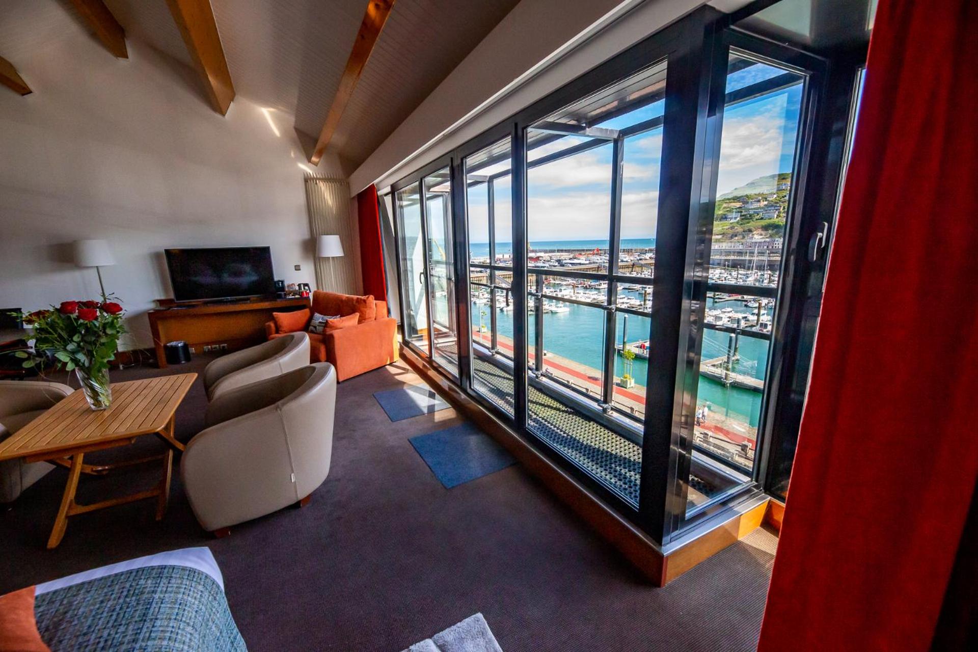 Deluxe Suite (4 Persons) With Sea View - Photo 5