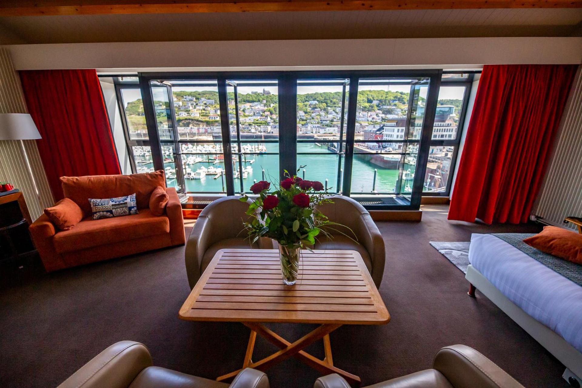 Deluxe Suite (4 Persons) With Sea View - Photo 4