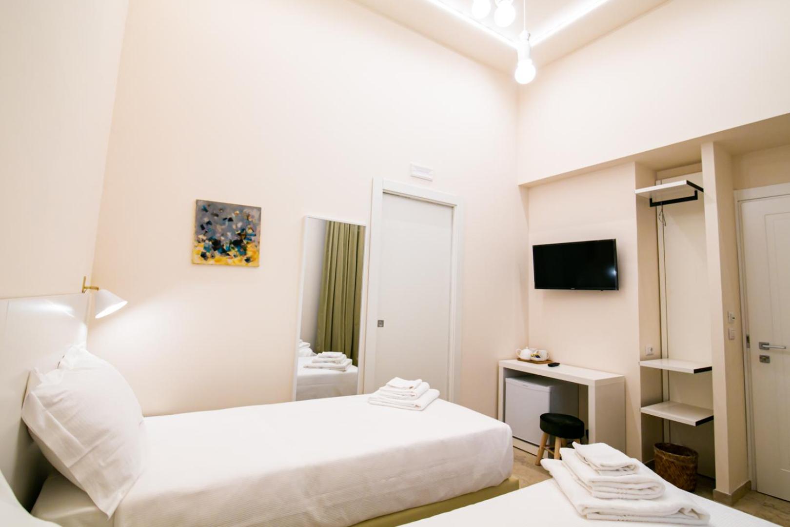 Economy Double Room photo 3