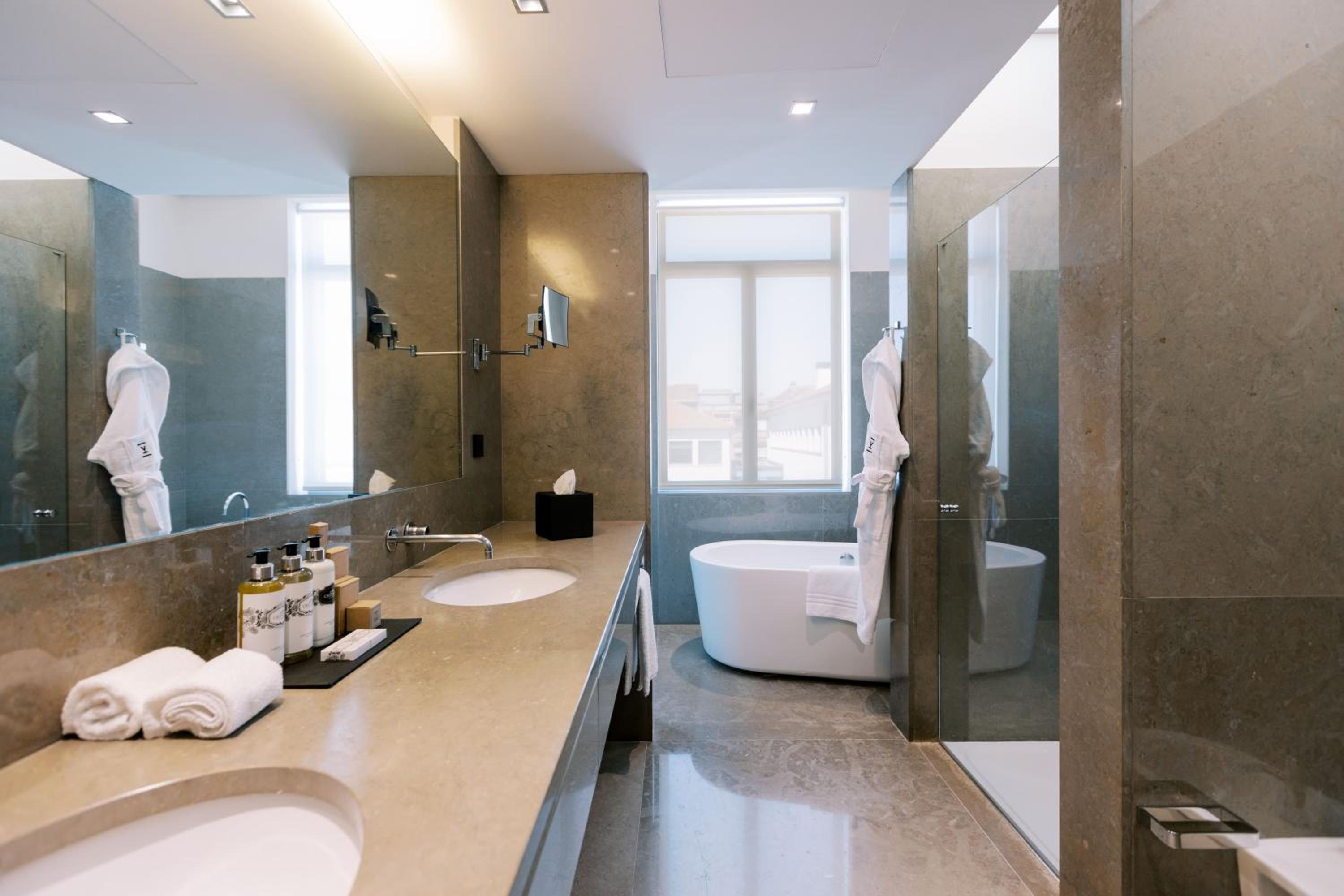 Suite thumbnail 6