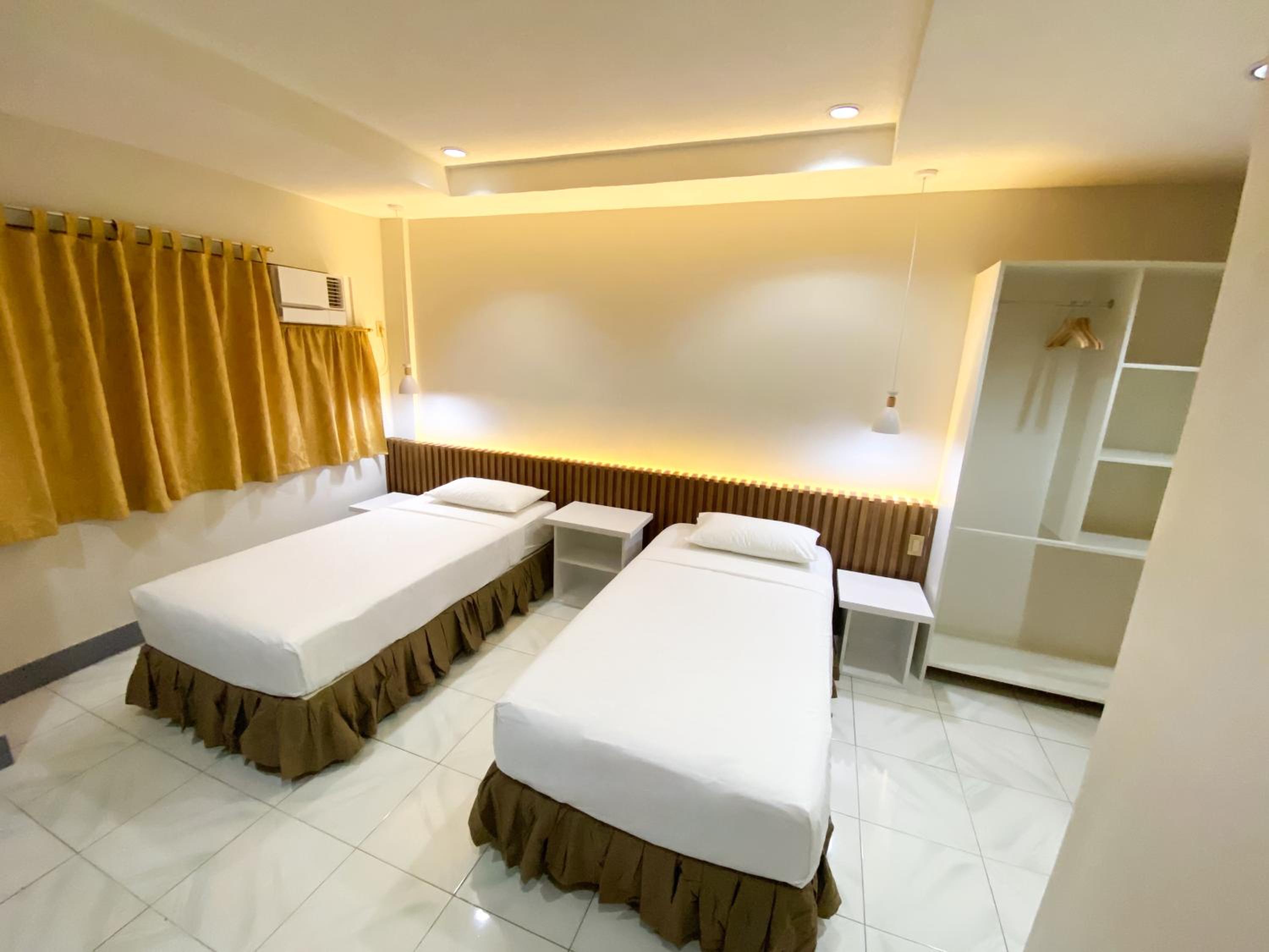Twin Room - Photo 1