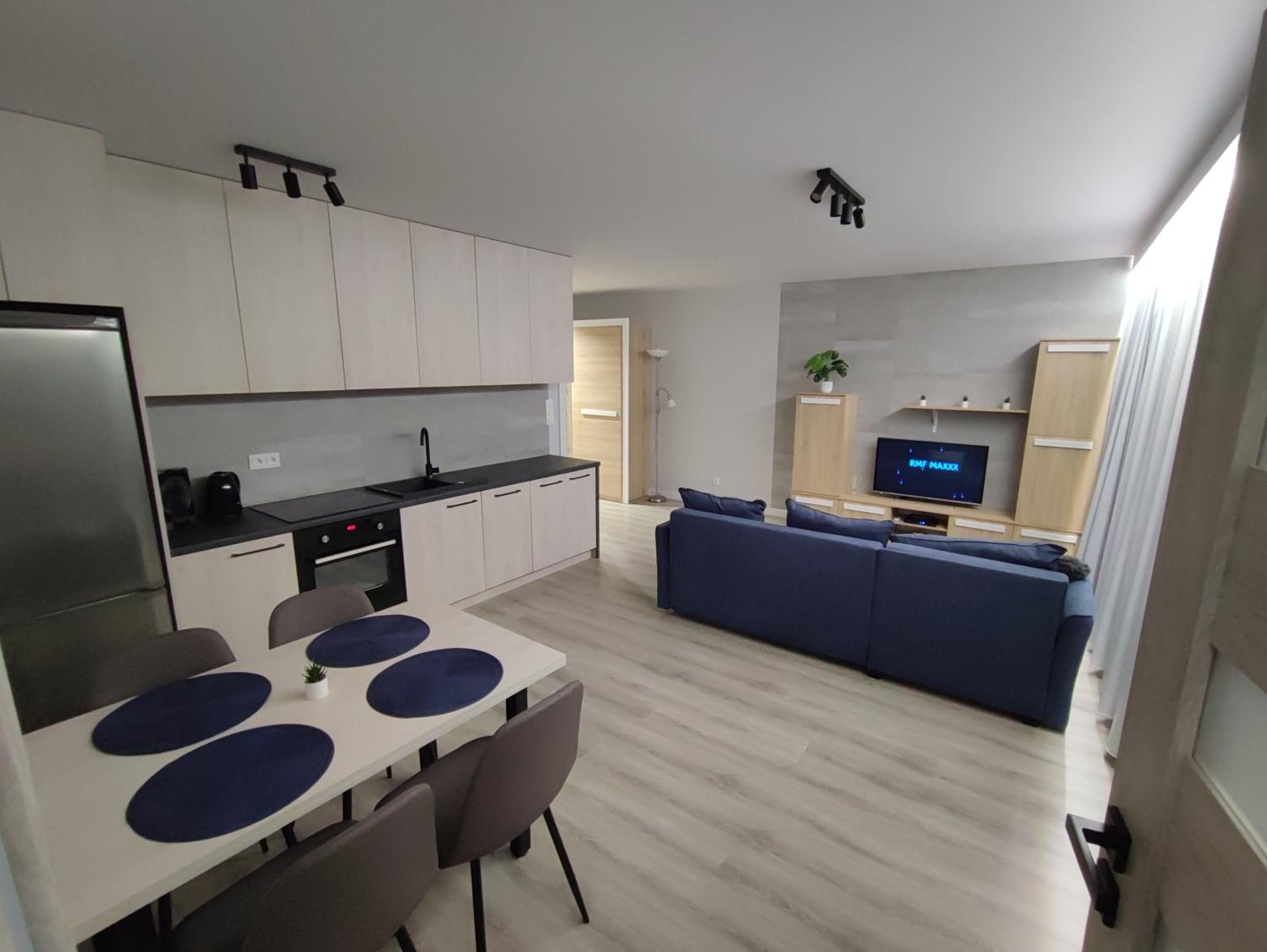 One-Bedroom Apartment - Photo 2