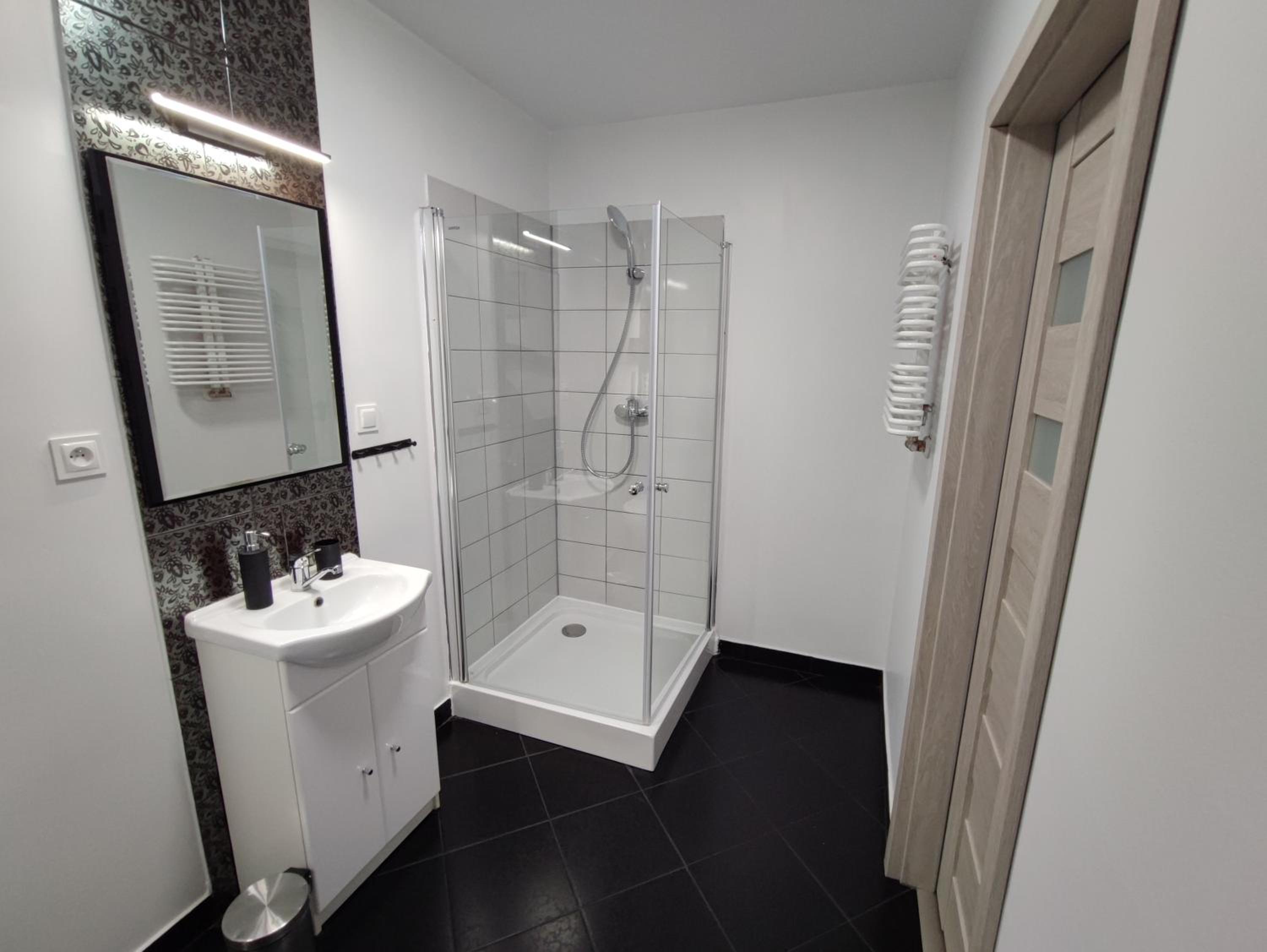 One-Bedroom Apartment - Photo 4