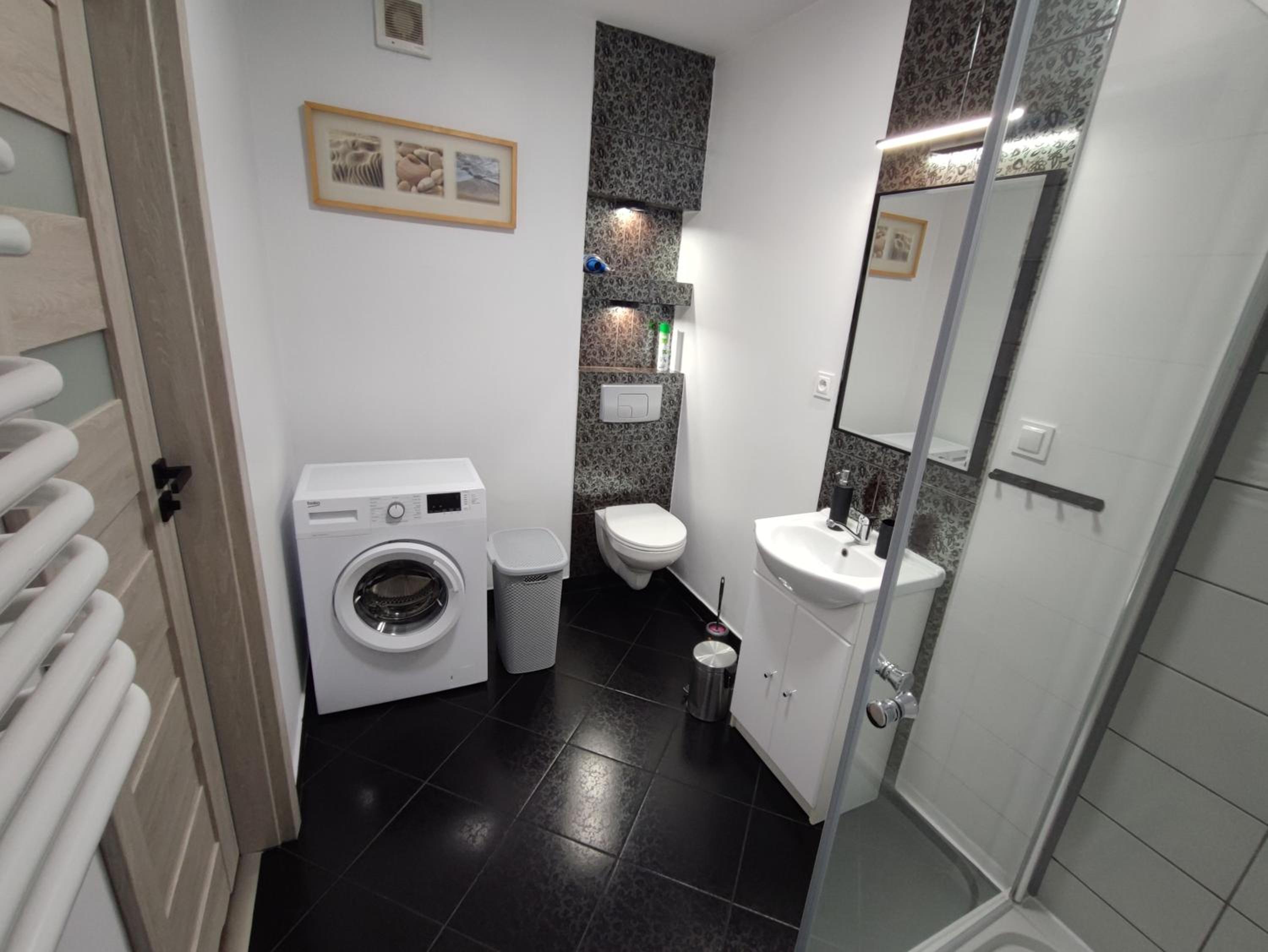 One-Bedroom Apartment - Photo 6