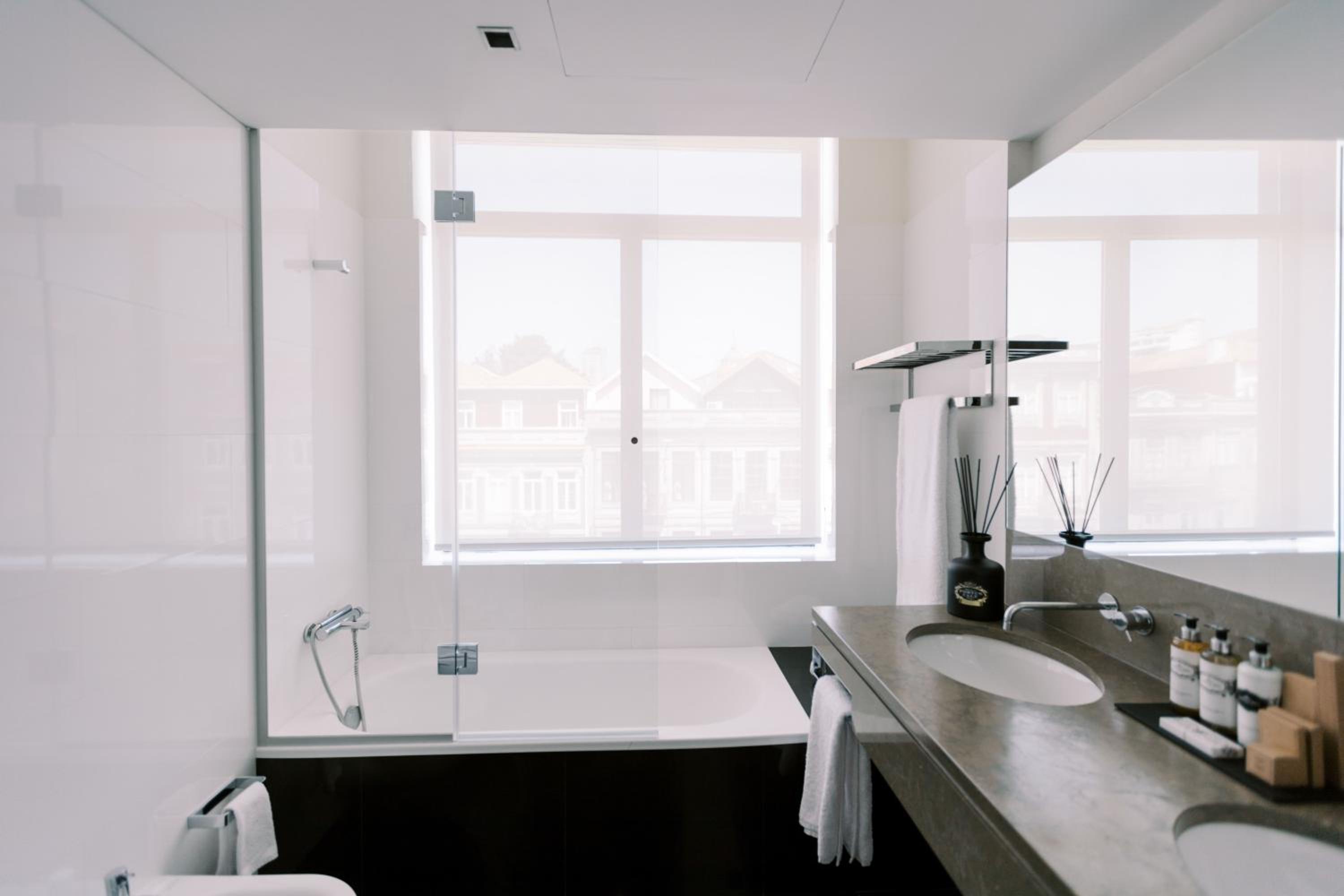 Double Room thumbnail 6